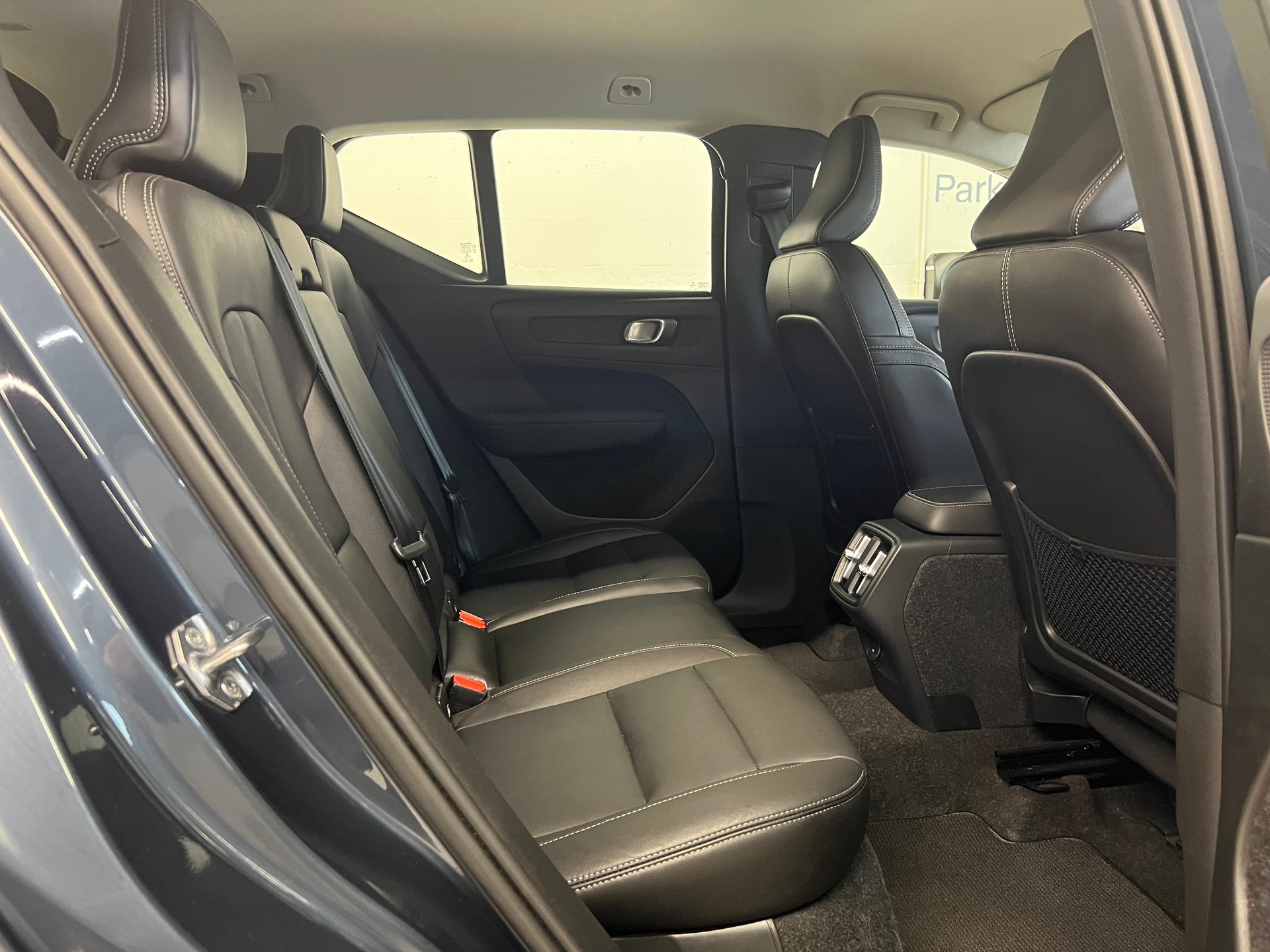 VOLVO XC40 2.0 B4 MH Inscription AWD-image-6