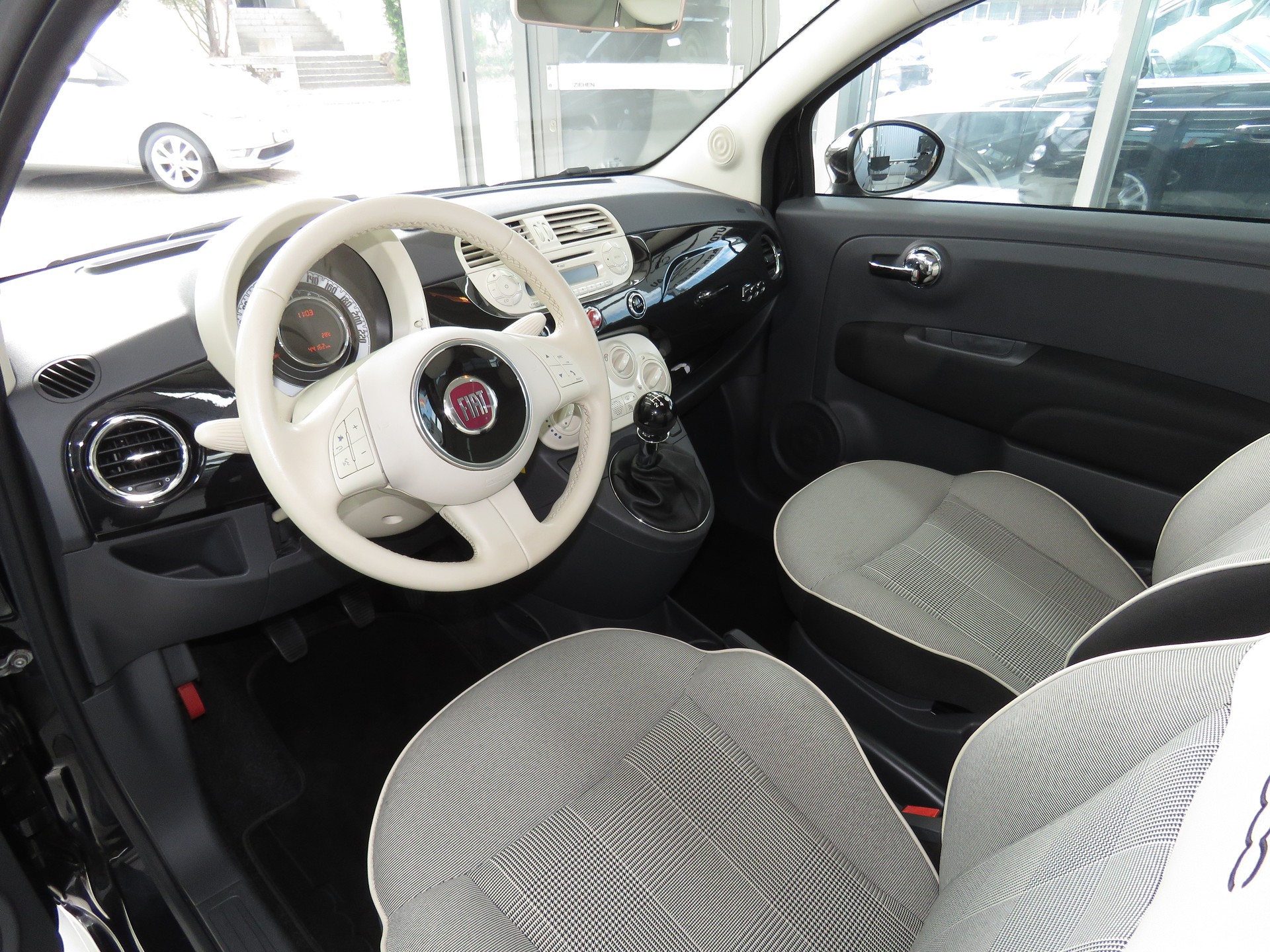FIAT 500 1.2 Lounge-image-6