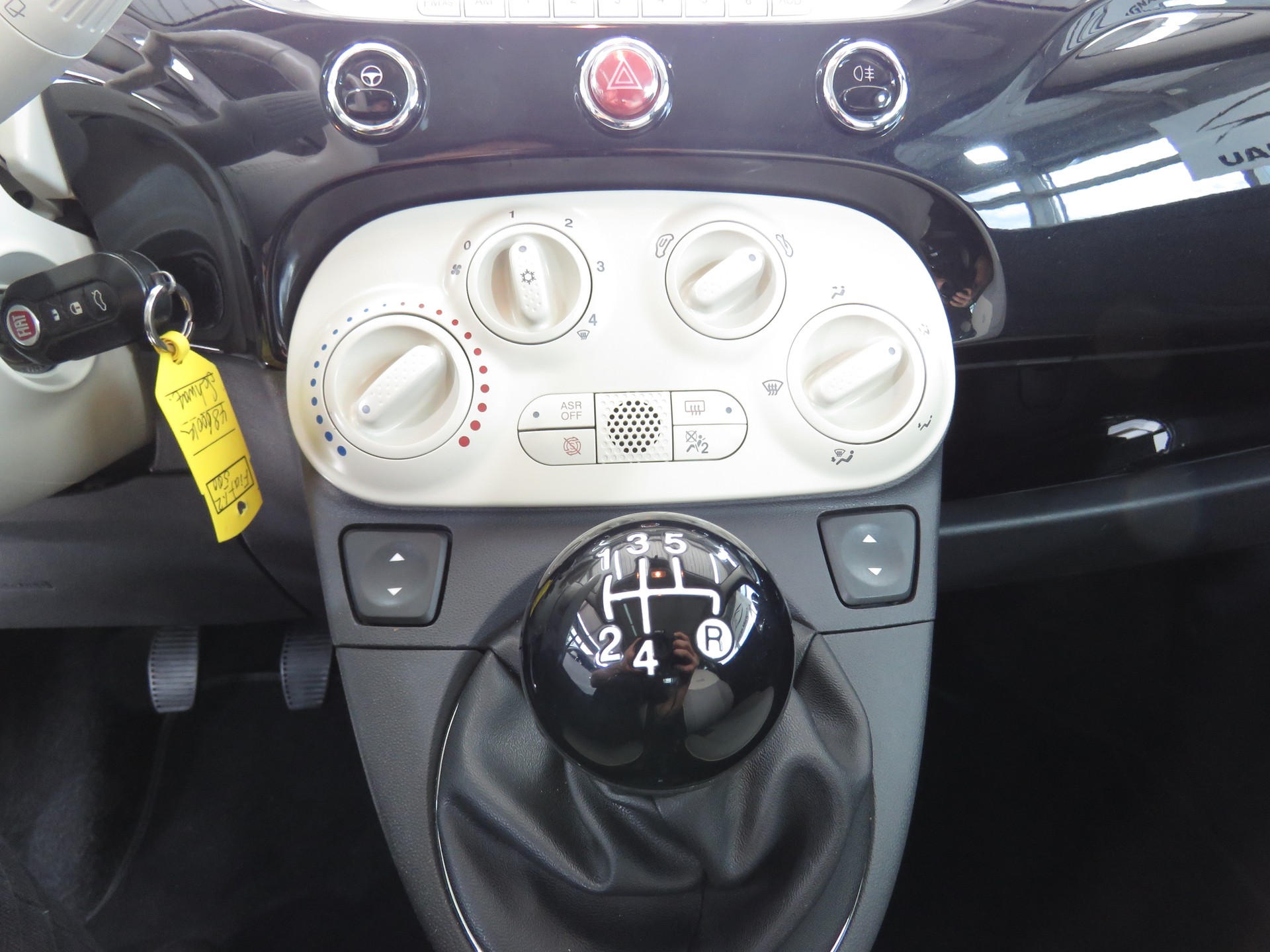 FIAT 500 1.2 Lounge-image-12