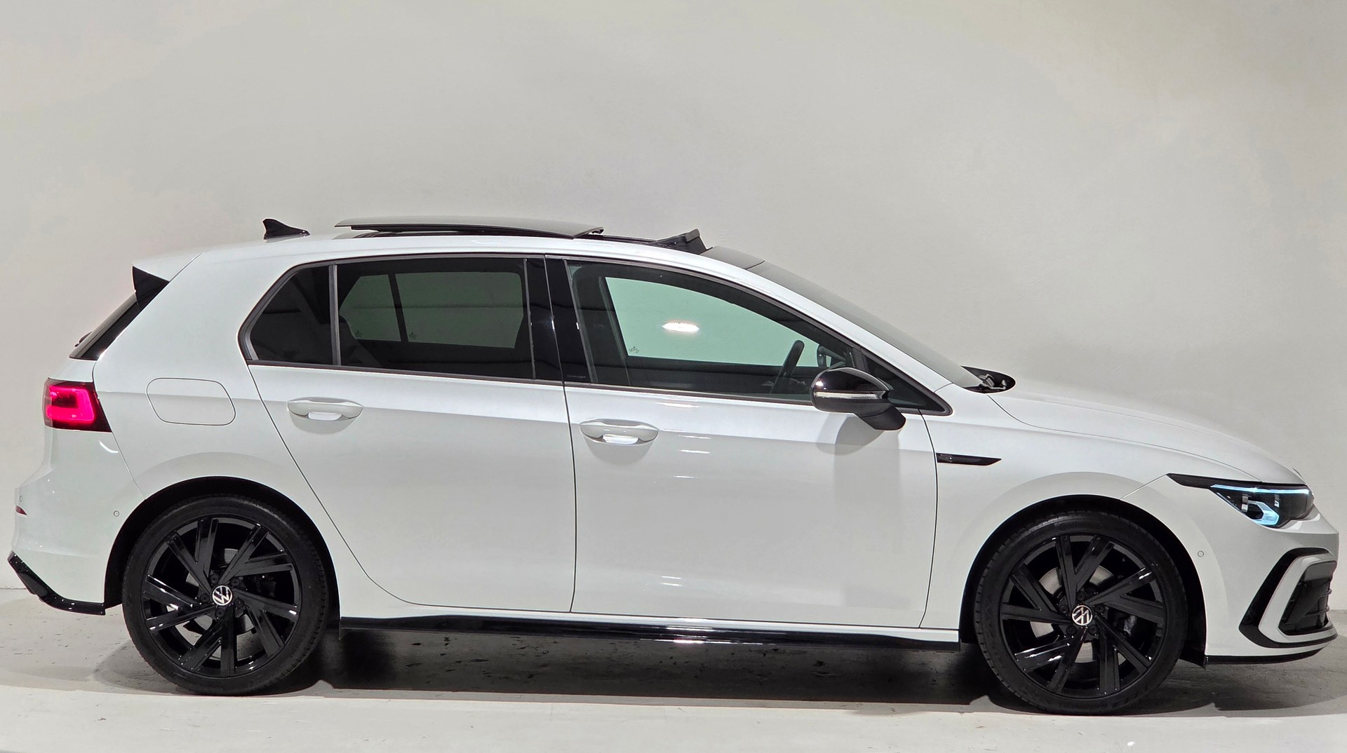 VW Golf 2.0 TSI R-Line DSG 4 Motion-image-30