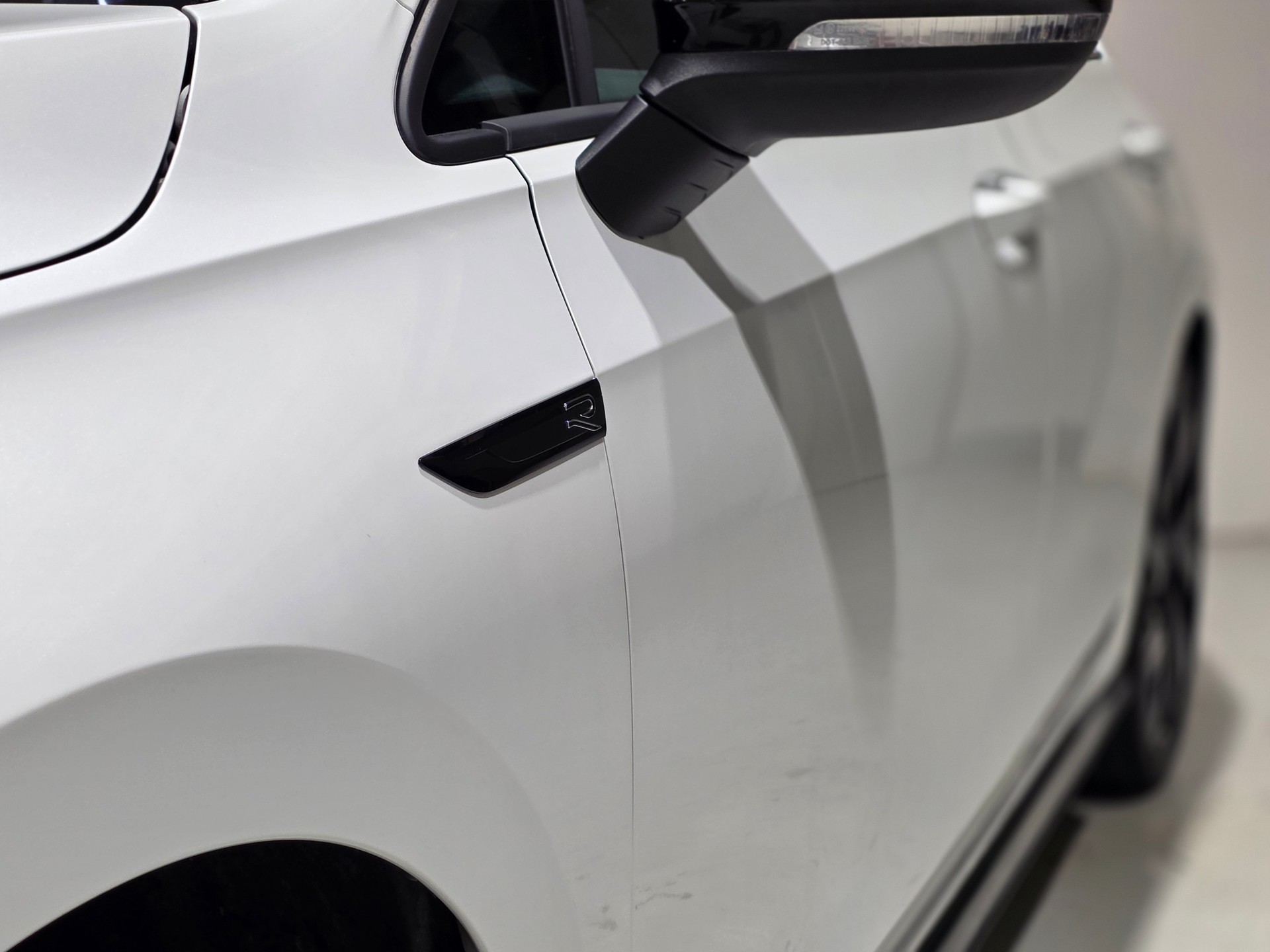 VW Golf 2.0 TSI R-Line DSG 4 Motion-image-25