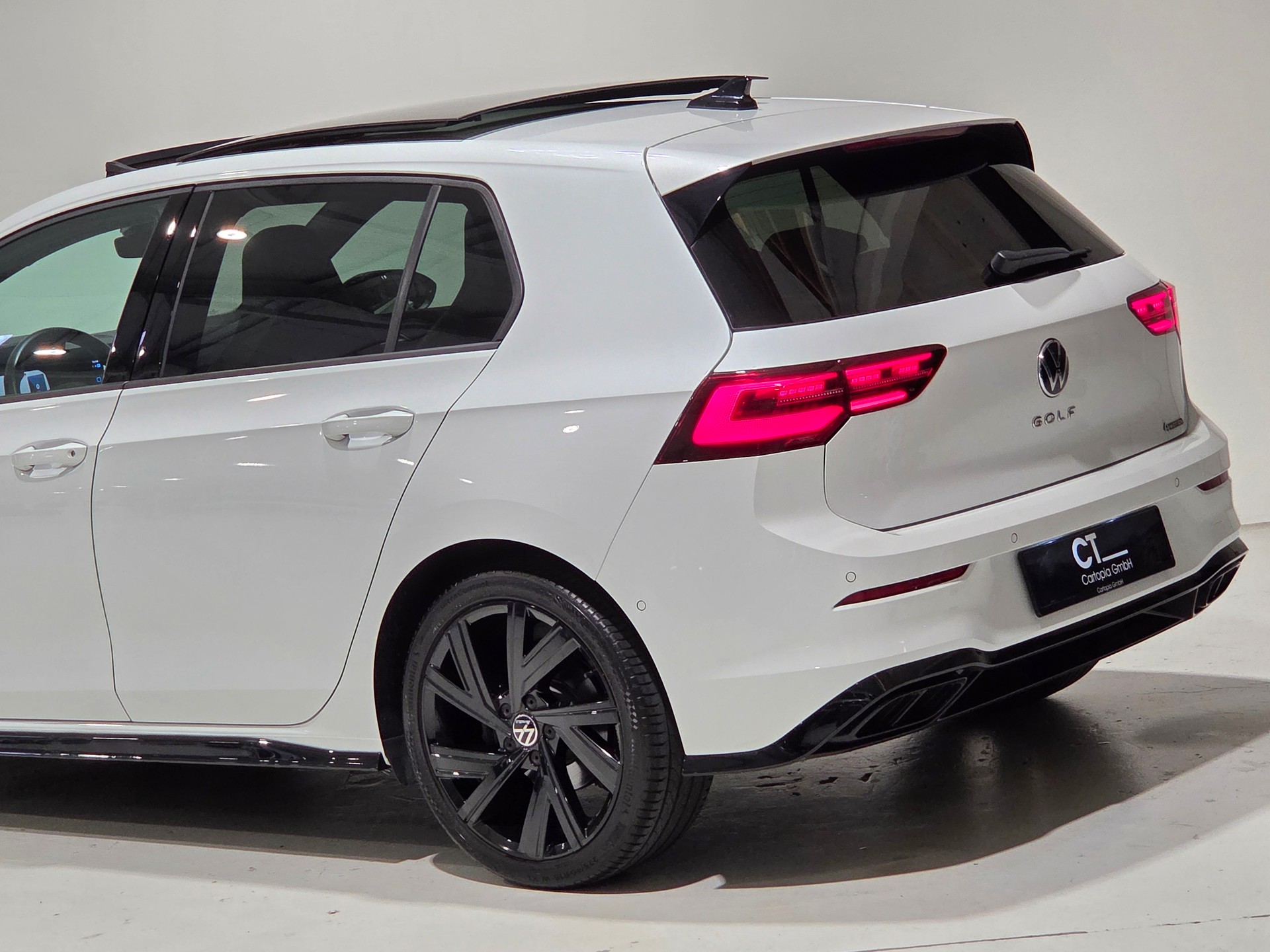 VW Golf 2.0 TSI R-Line DSG 4 Motion-image-3