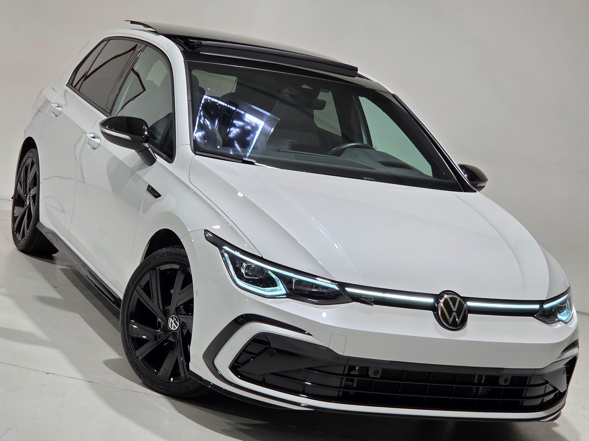 VW Golf 2.0 TSI R-Line DSG 4 Motion-image-29
