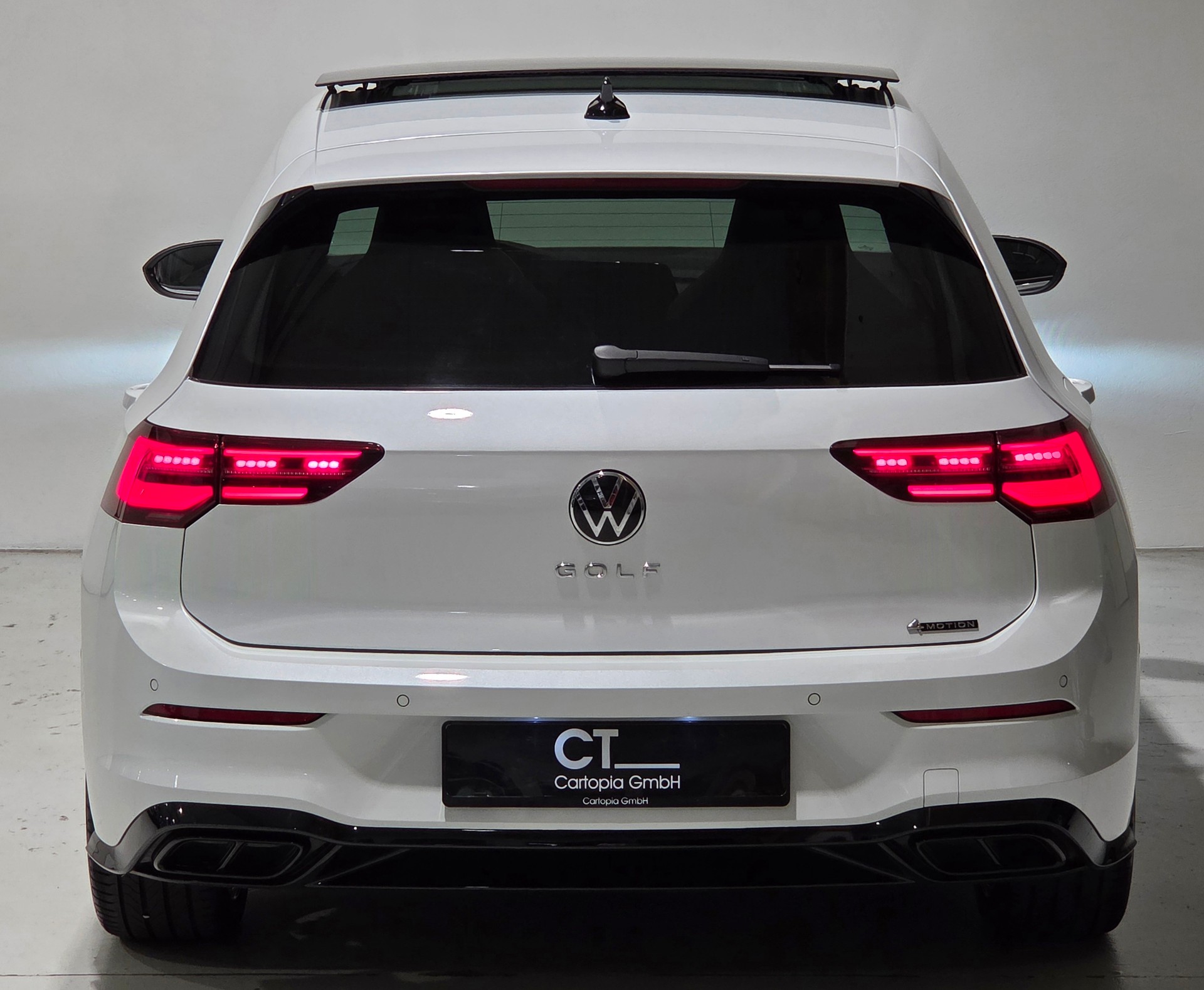 VW Golf 2.0 TSI R-Line DSG 4 Motion-image-4