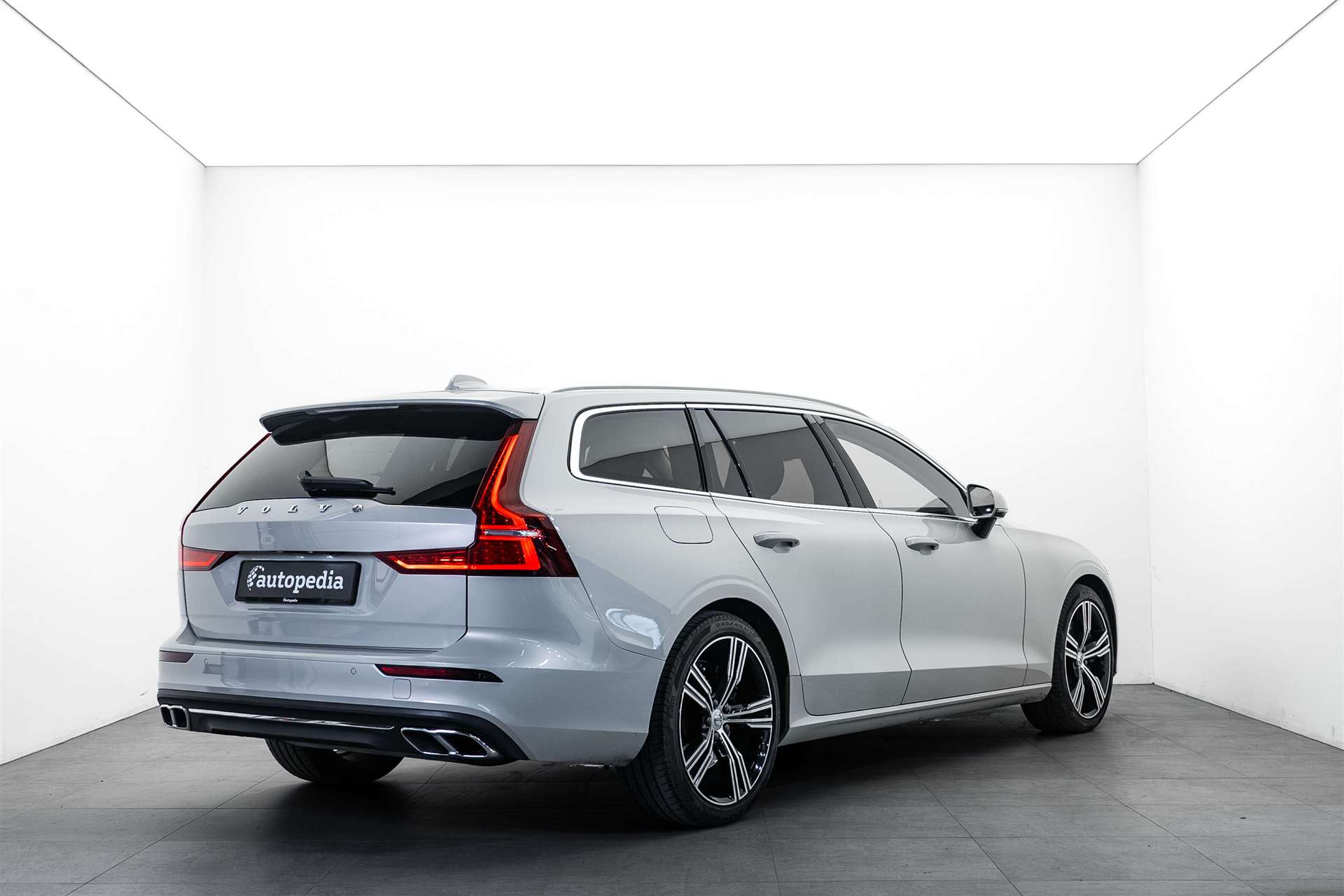 VOLVO V60 T8 eAWD Twin Engine Inscription Geartronic-showroom-element-2