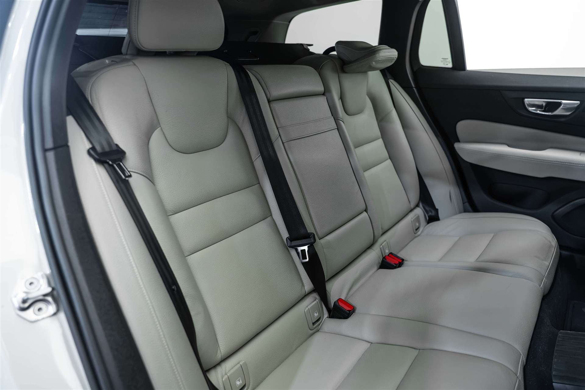 VOLVO V60 T8 eAWD Twin Engine Inscription Geartronic-image-13