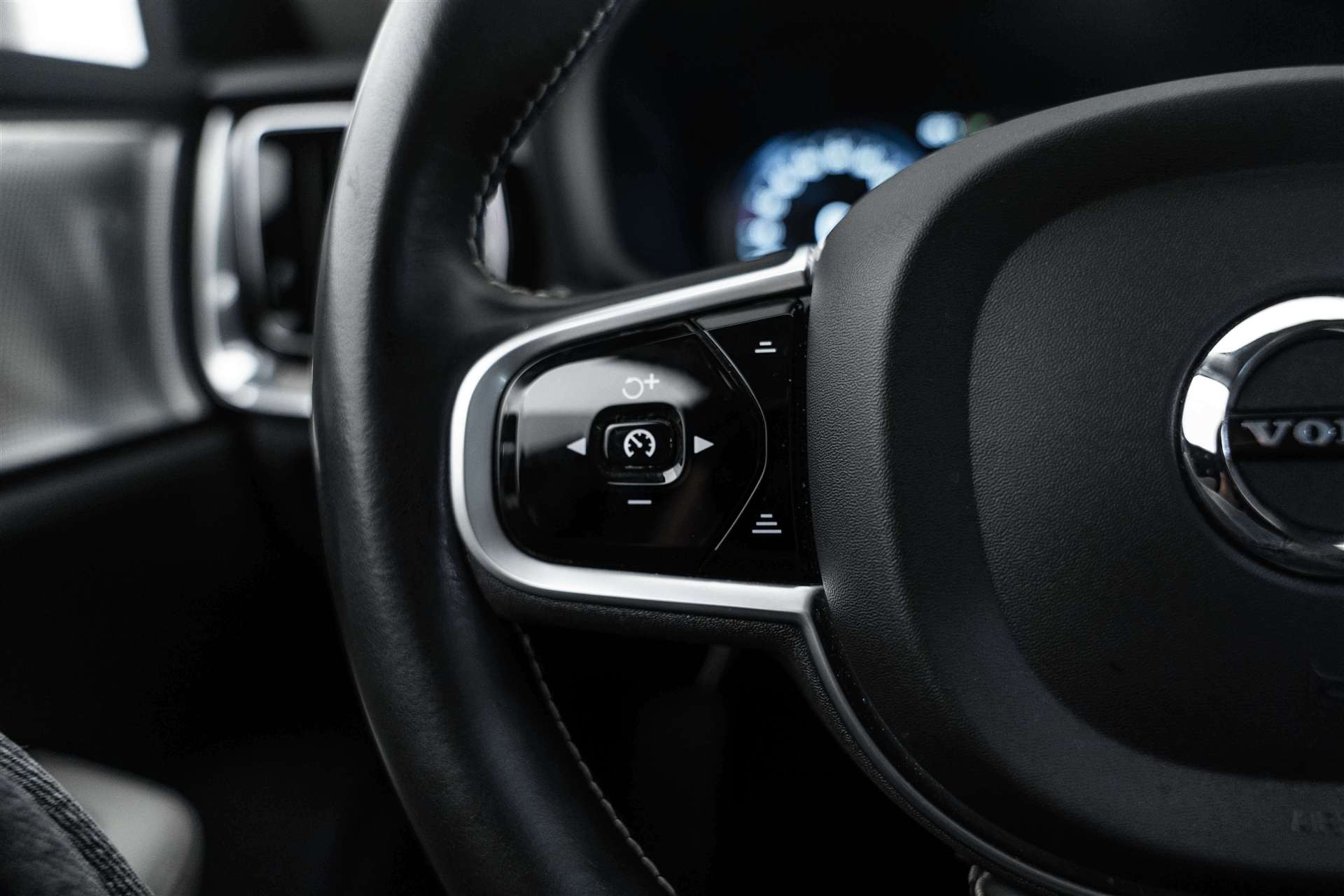 VOLVO V60 T8 eAWD Twin Engine Inscription Geartronic-image-15