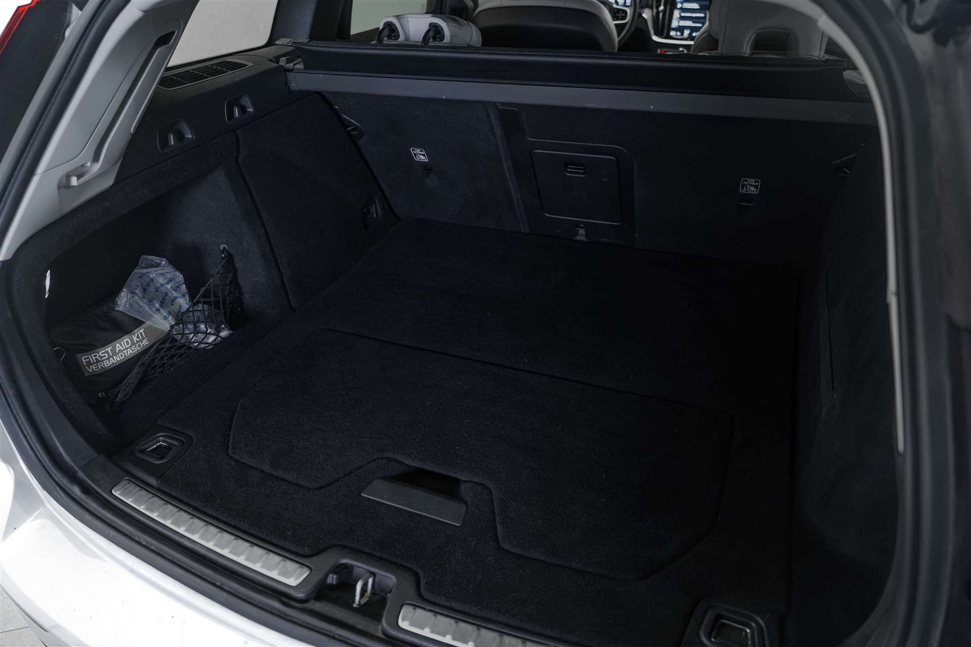VOLVO V60 T8 eAWD Twin Engine Inscription Geartronic-image-4