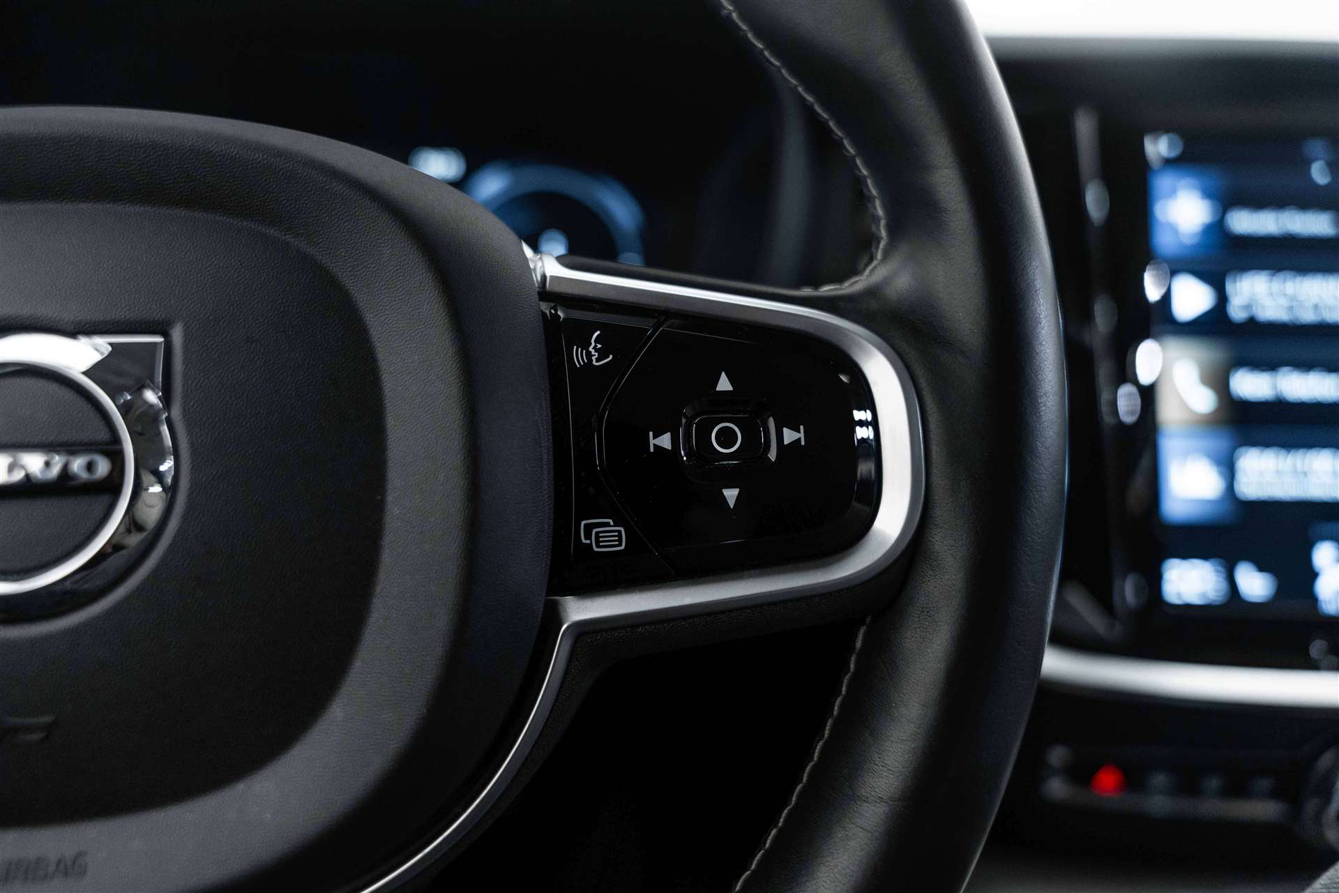 VOLVO V60 T8 eAWD Twin Engine Inscription Geartronic-image-16