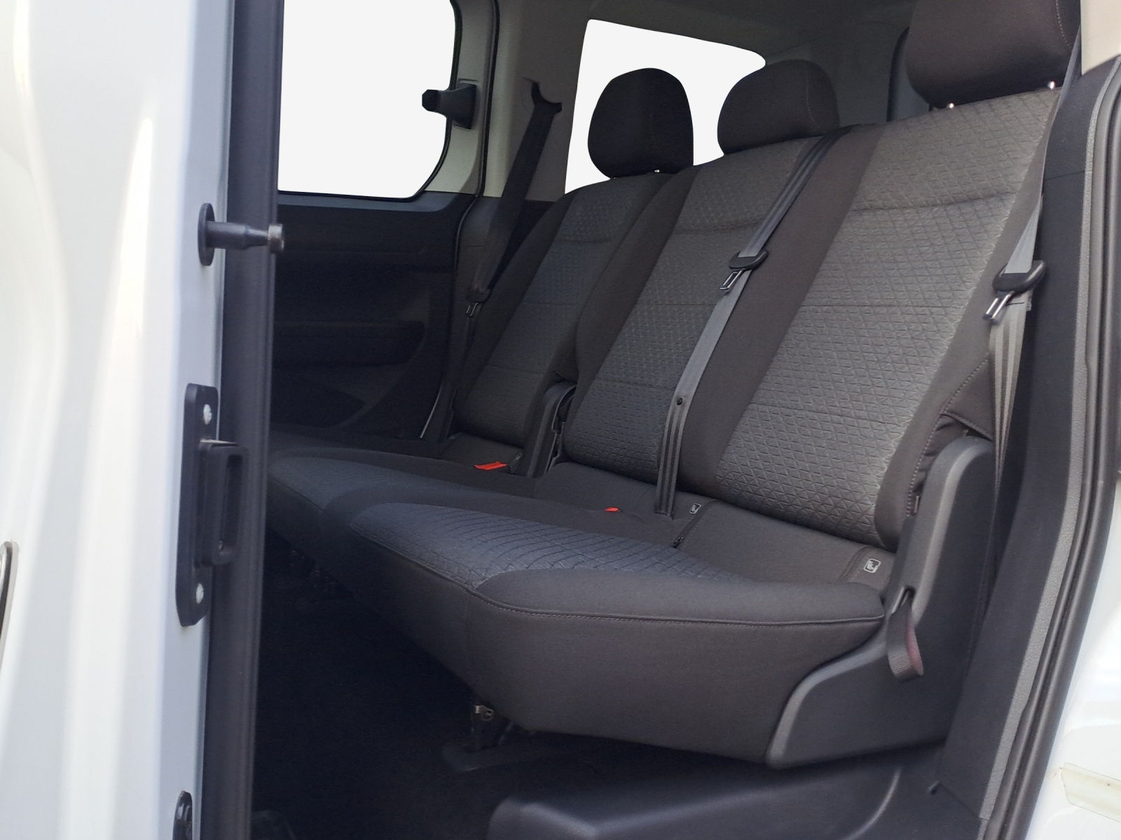 FORD Tourneo Connect 2.0 EcoBlue Titanium-image-11