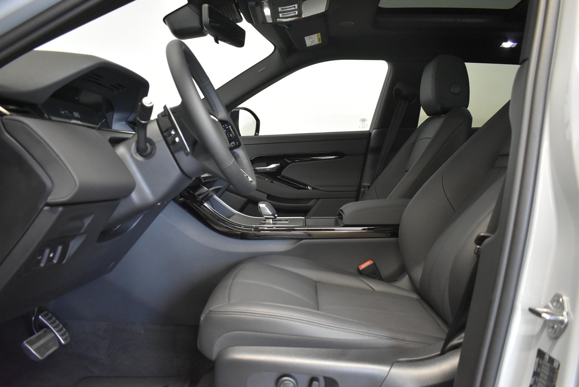 LAND ROVER Range Rover Evoque 1.5 T 270e Dynamic SE - Ruote invernali incluse-image-4