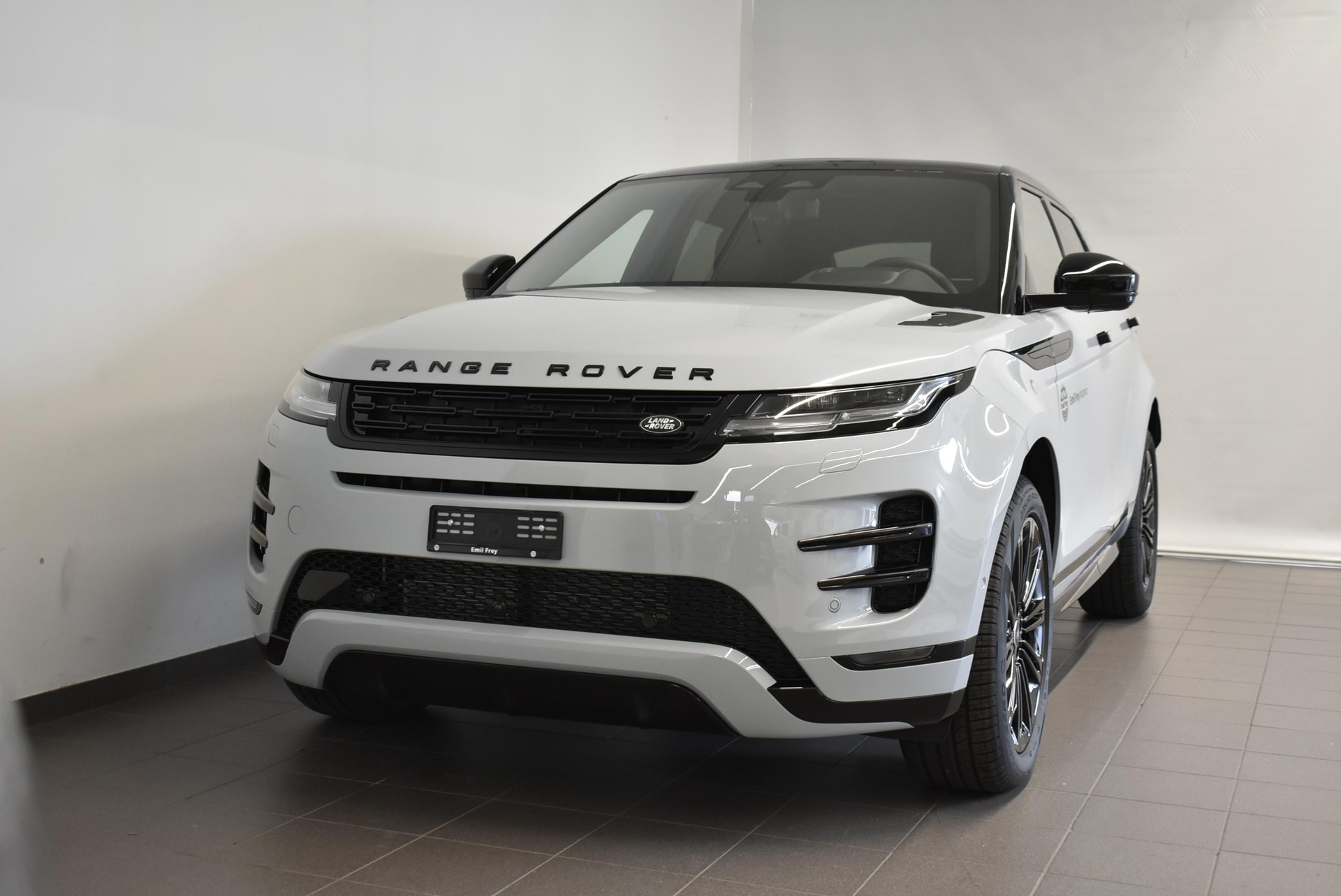 LAND ROVER Range Rover Evoque 1.5 T 270e Dynamic SE - Ruote invernali incluse-image-0