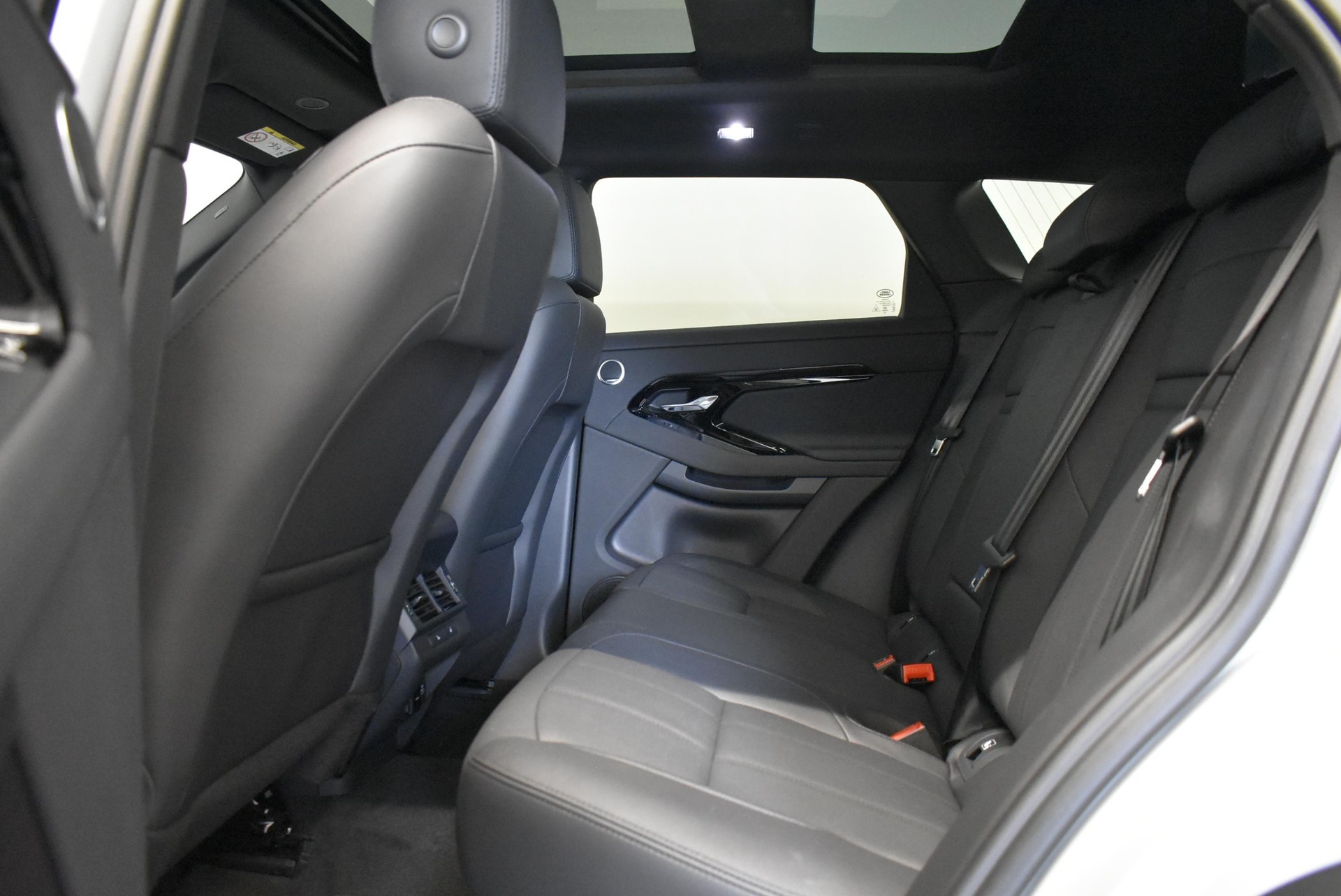 LAND ROVER Range Rover Evoque 1.5 T 270e Dynamic SE - Ruote invernali incluse-image-8