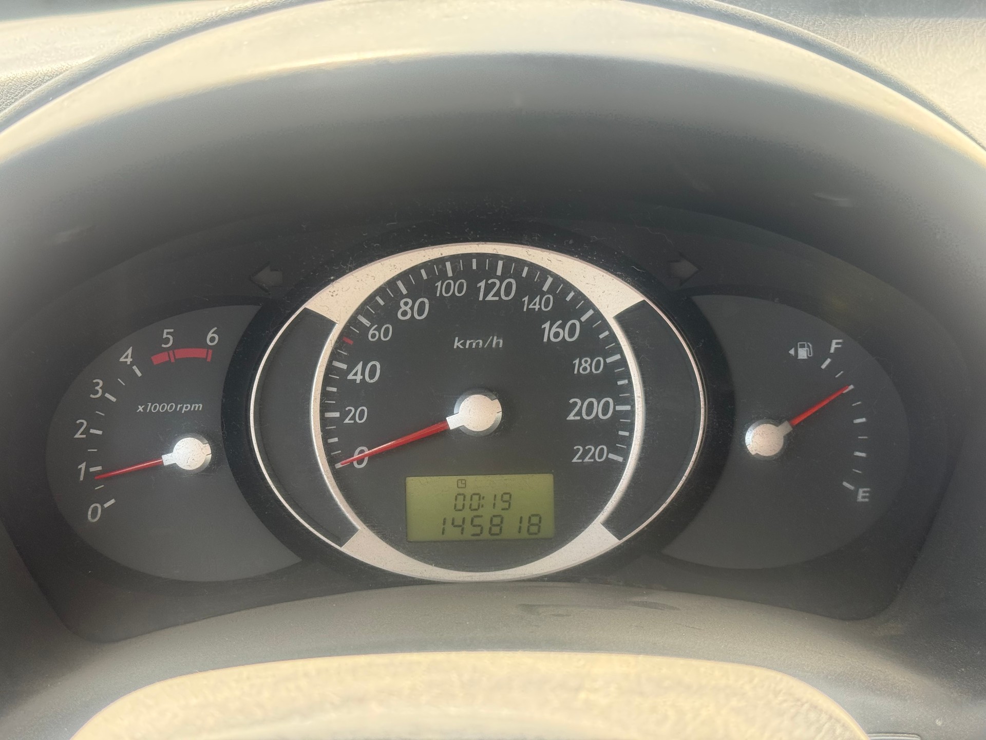 HYUNDAI Tucson 2.0 CRDi VGT Swiss Limited Edition 4WD-image-14