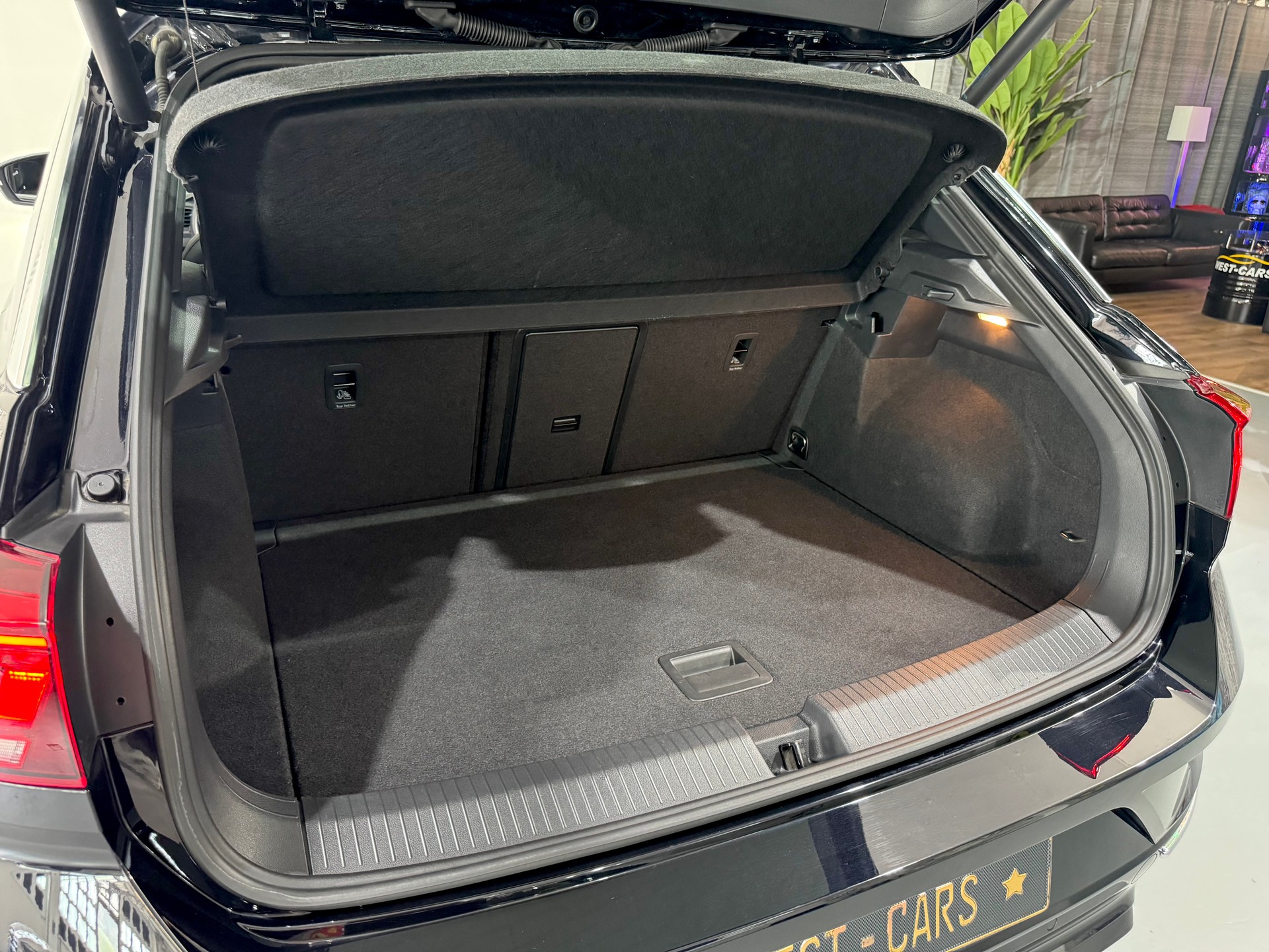 VW T-Roc 2.0 TSI R-Line Sport DSG 4Motion-image-15