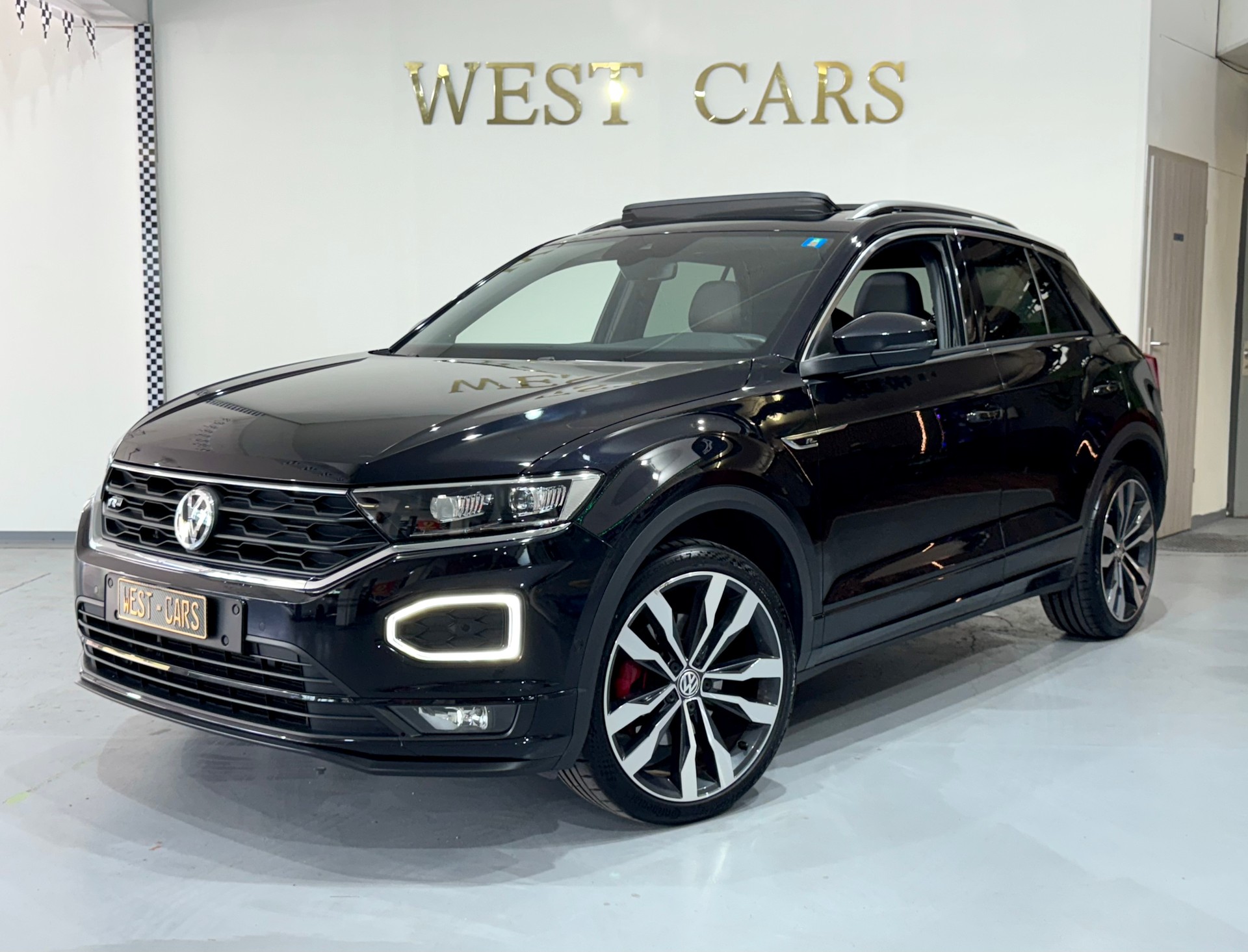 VW T-Roc 2.0 TSI R-Line Sport DSG 4Motion-image-0