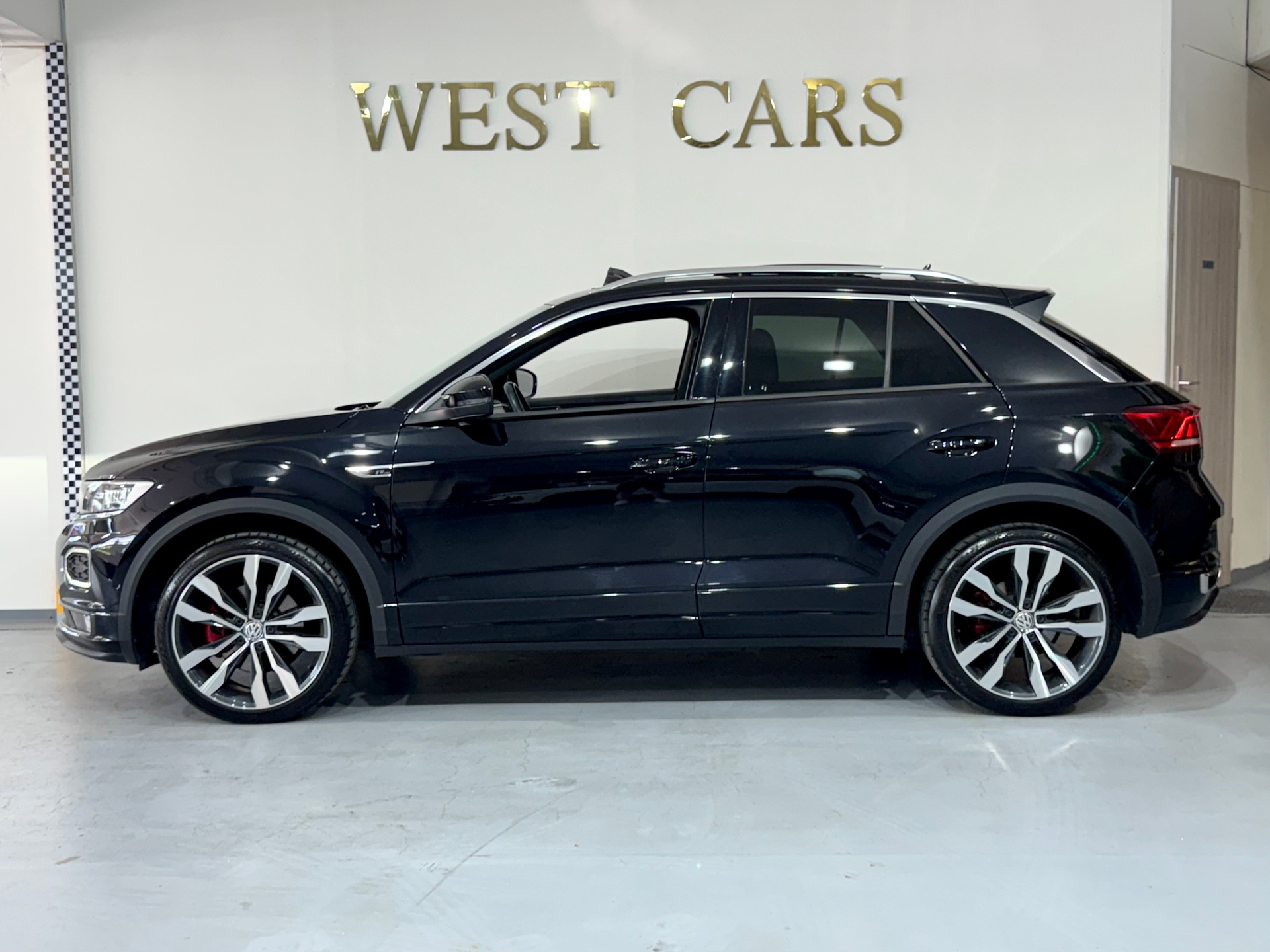 VW T-Roc 2.0 TSI R-Line Sport DSG 4Motion-image-1