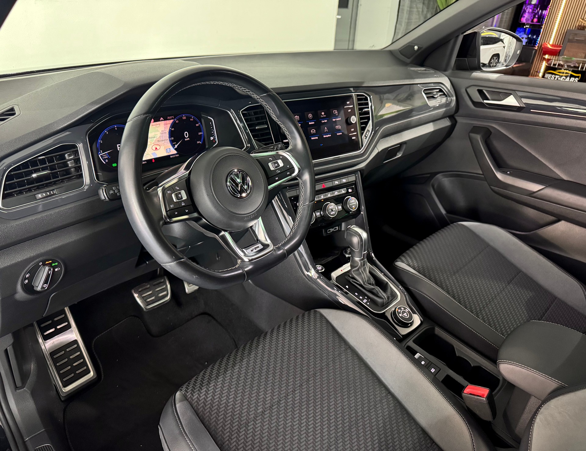 VW T-Roc 2.0 TSI R-Line Sport DSG 4Motion-image-9