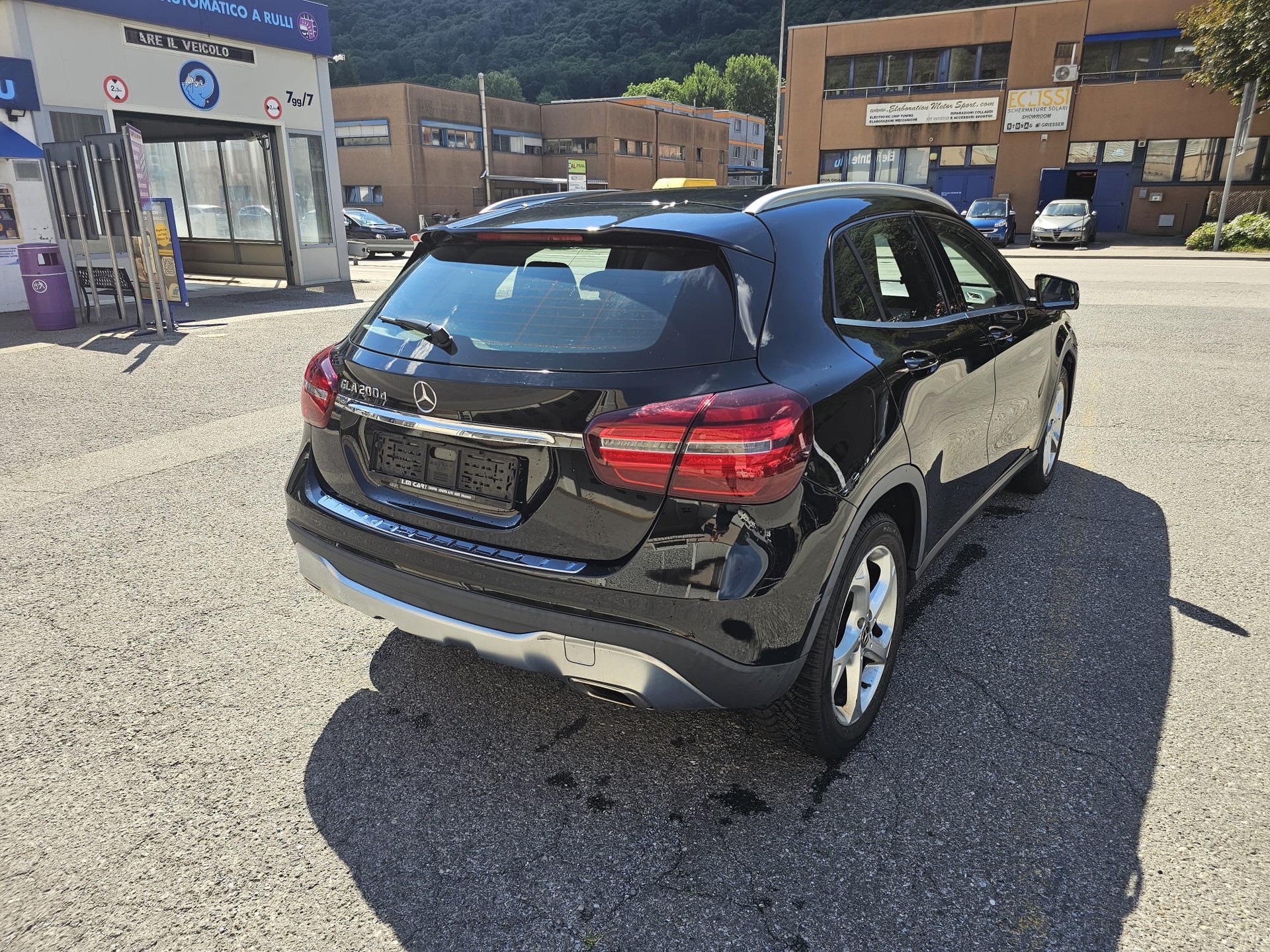 MERCEDES-BENZ GLA 200 d Urban 7G-DCT-image-6
