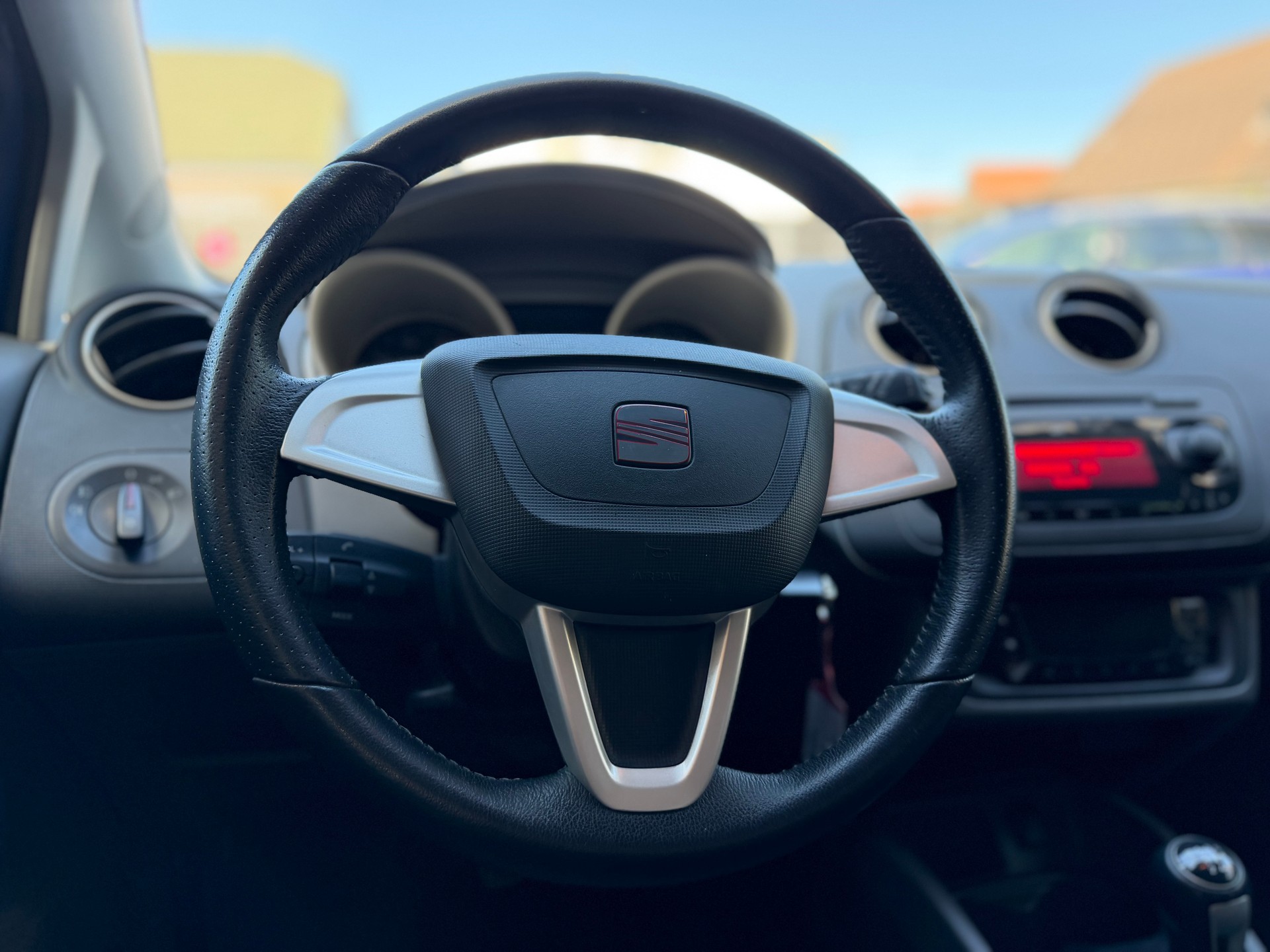 SEAT Ibiza 1.6 Sport-image-6