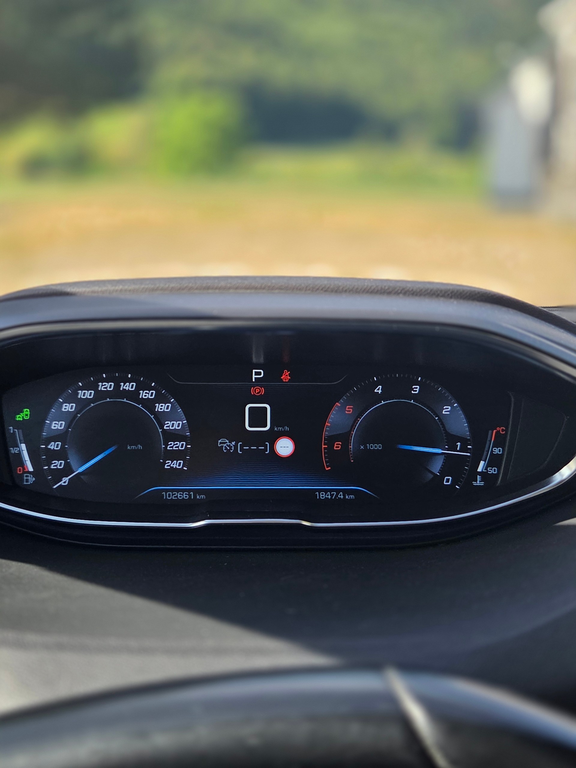 PEUGEOT 1.5 BlueHDi Allure-image-4