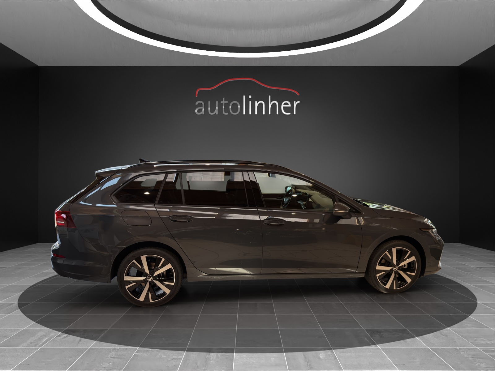 VW Golf Variant 2.0 TDI Business DSG-image-4