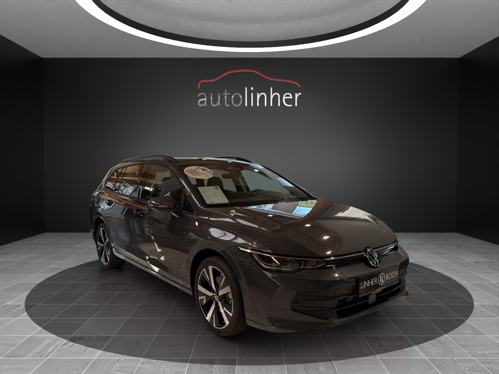 VW Golf Variant 2.0 TDI Business DSG-image-3