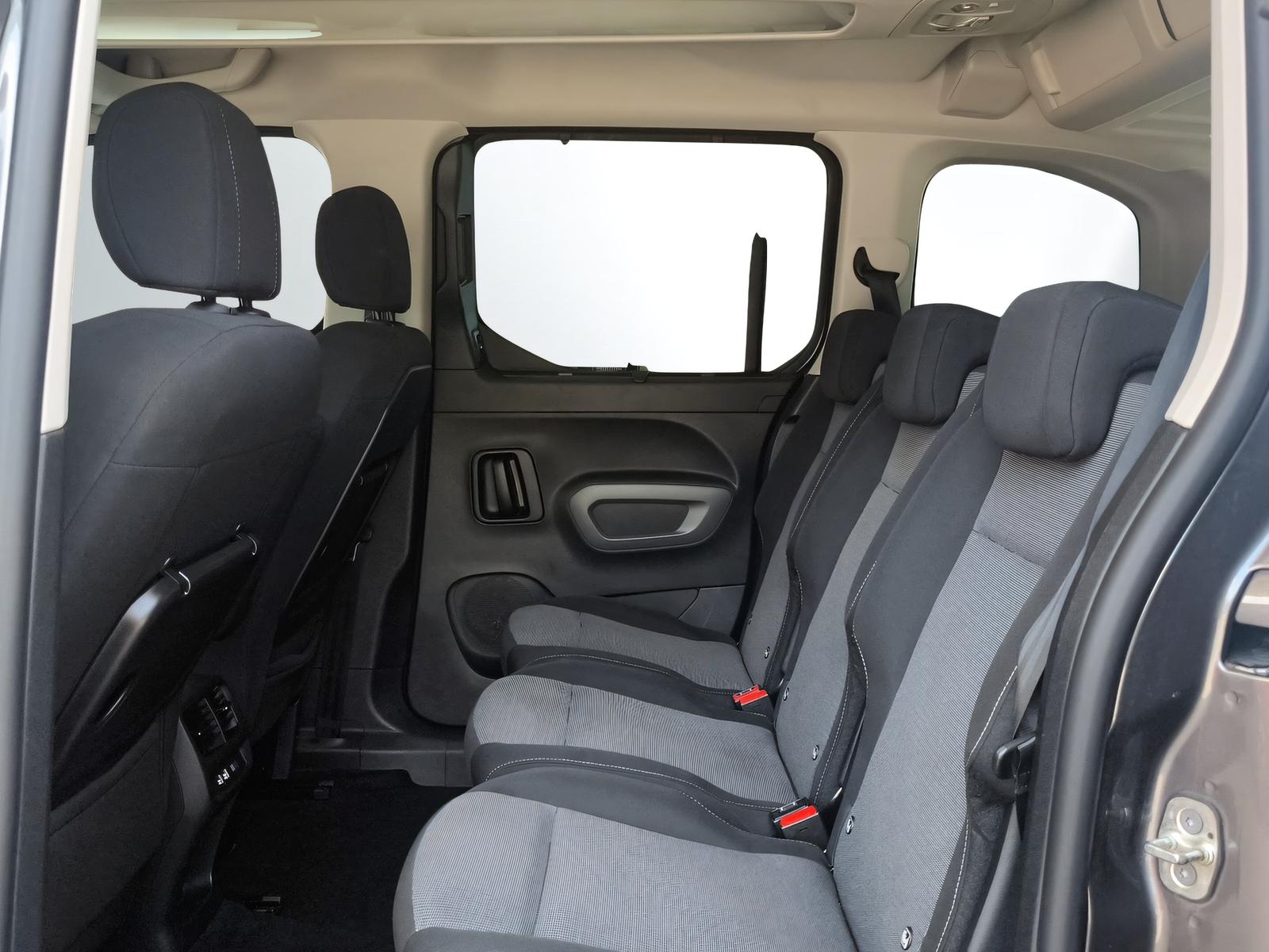 TOYOTA Proace City Verso L1 1.5 HDi 130 Style-image-9