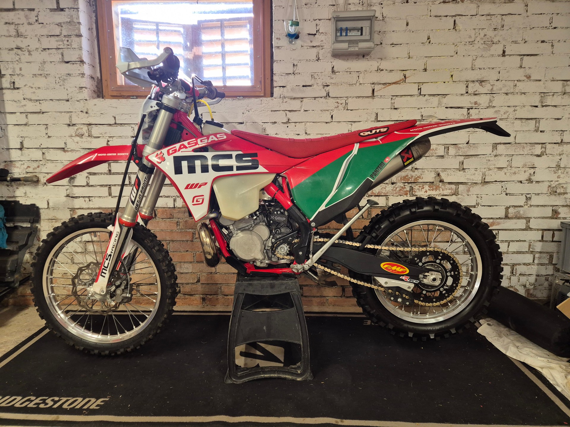 GASGAS EC 300-showroom-element-2