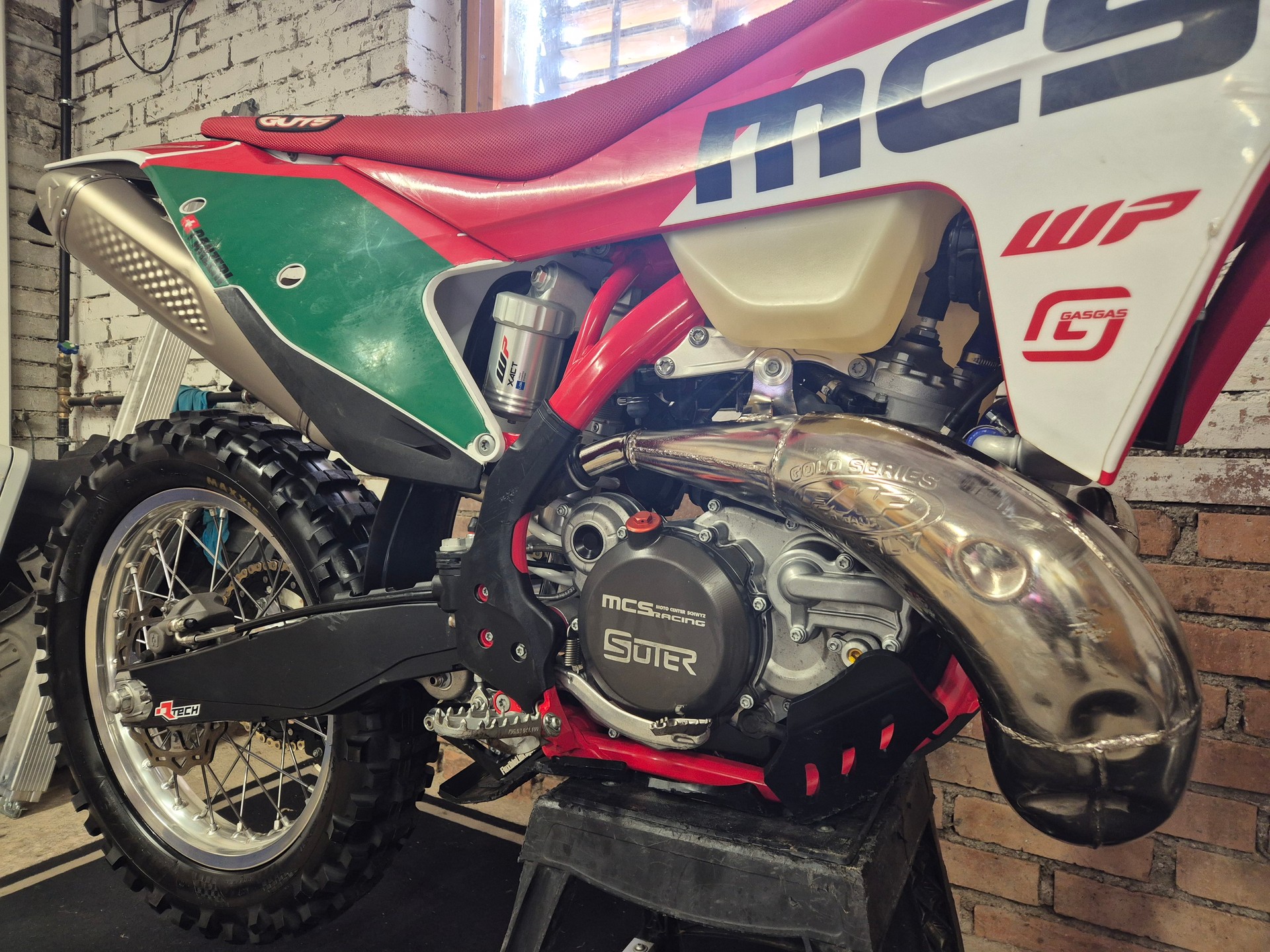 GASGAS EC 300-showroom-element-1