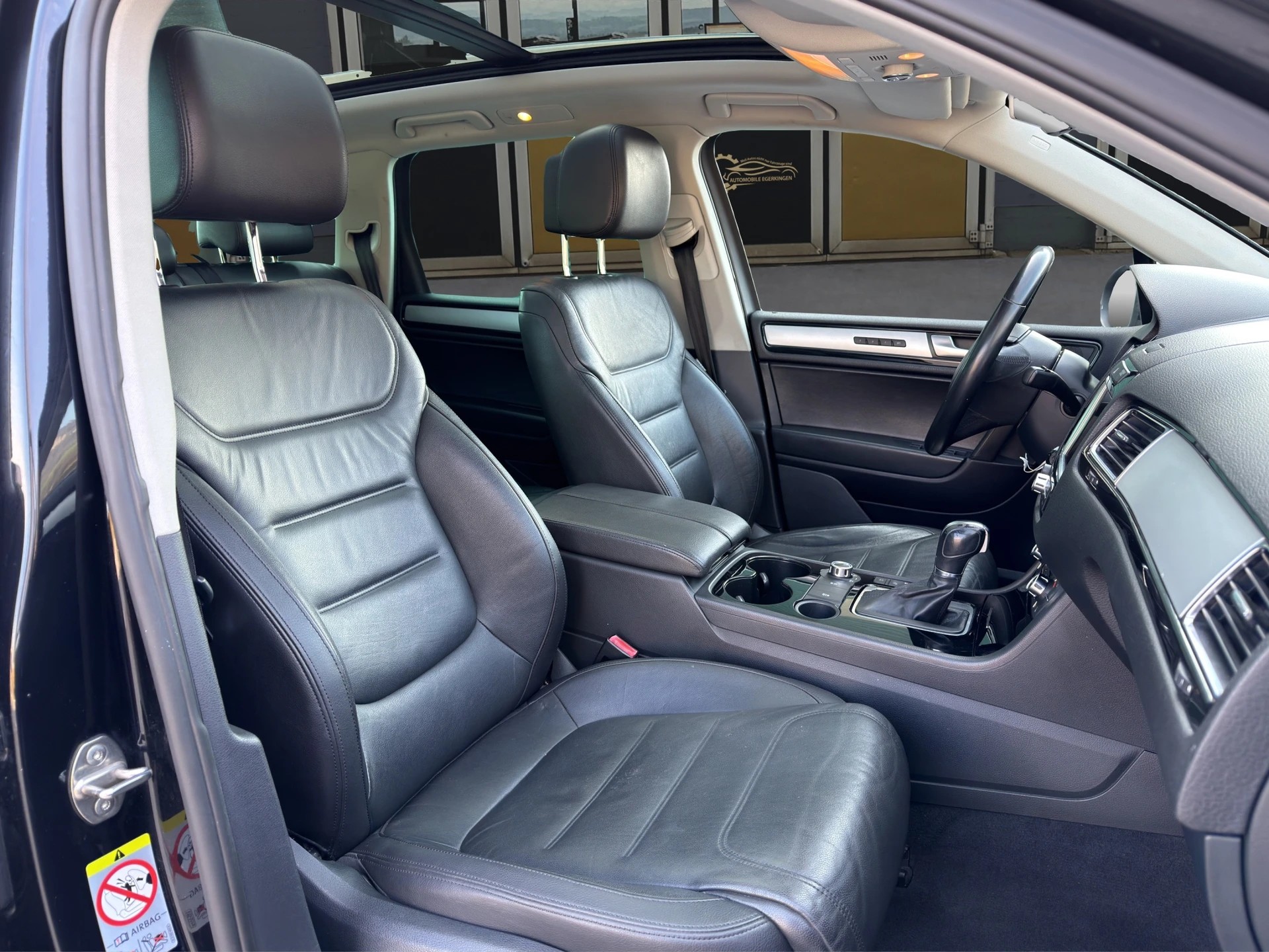 VW Touareg 3.0 TDI BMT Edition X Tiptronic-image-9