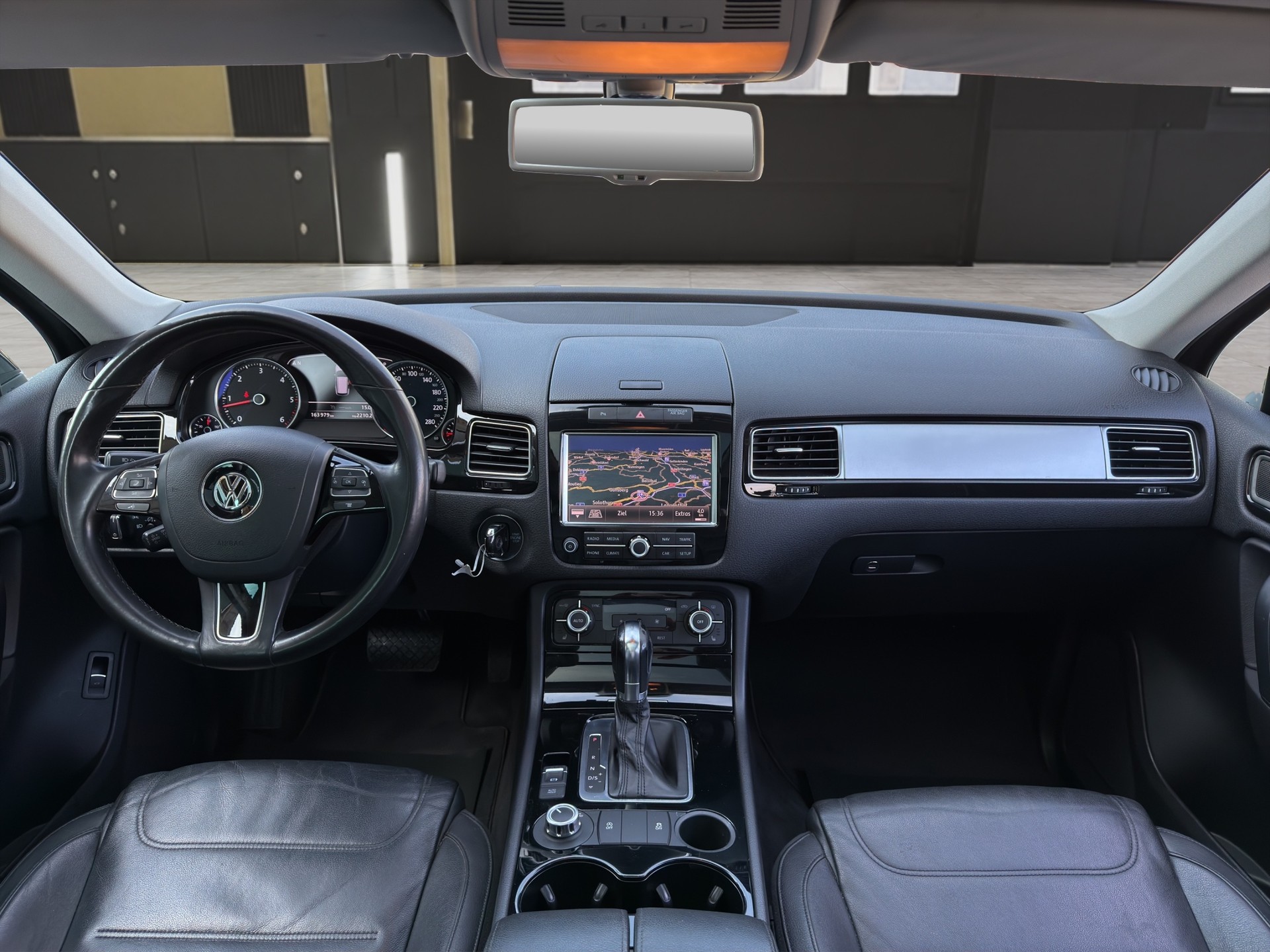 VW Touareg 3.0 TDI BMT Edition X Tiptronic-image-10