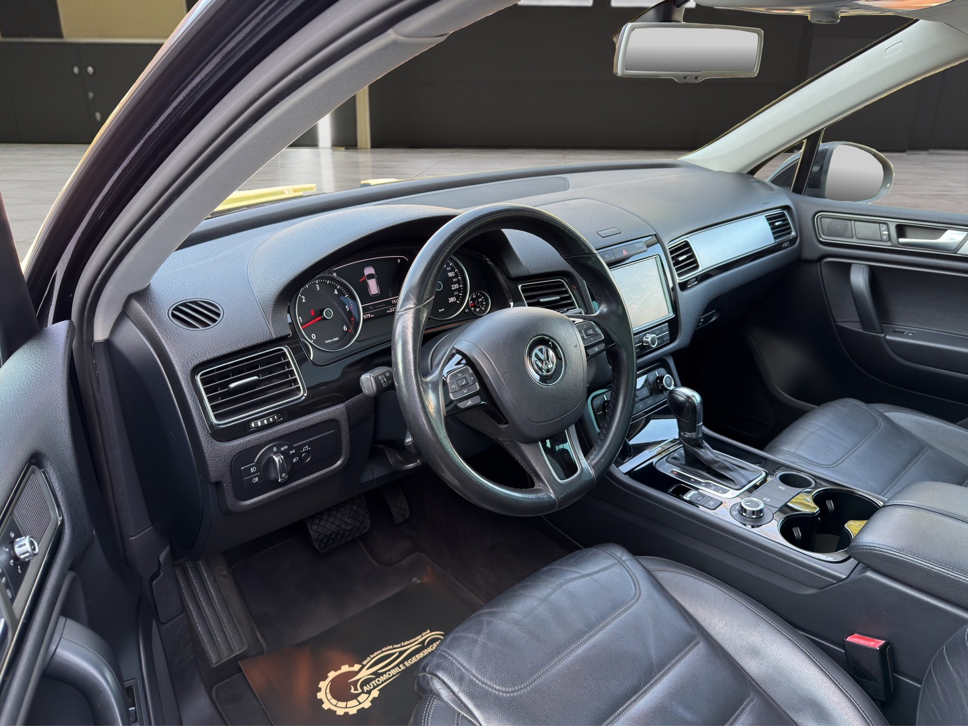 VW Touareg 3.0 TDI BMT Edition X Tiptronic-image-8