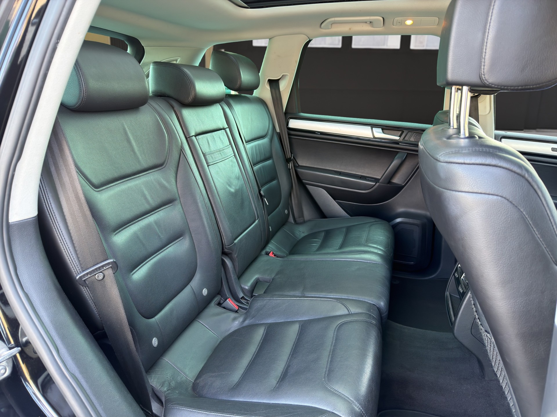 VW Touareg 3.0 TDI BMT Edition X Tiptronic-image-13