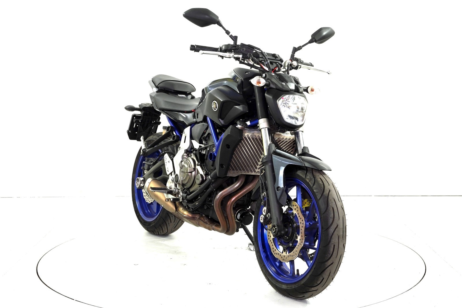YAMAHA MT-07 ABS-showroom-element-1