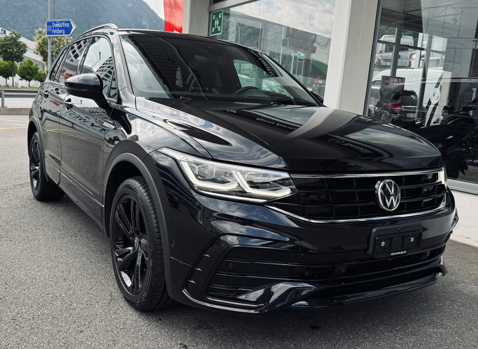 VW Tiguan 2.0TSI R-Line 4Motion DSG-image-0