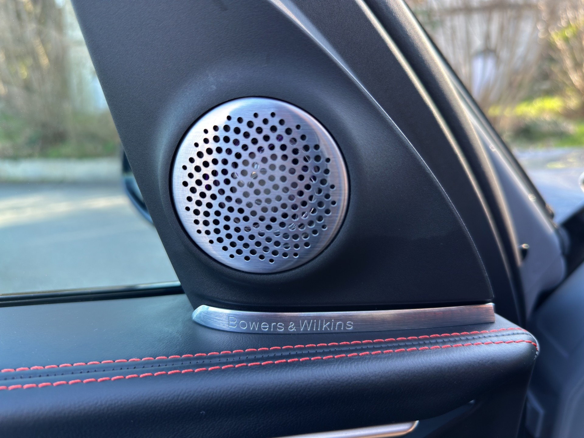 BMW XM xDrive PHEV Label (CH) INDIVIDUAL M Driver's Package-image-25