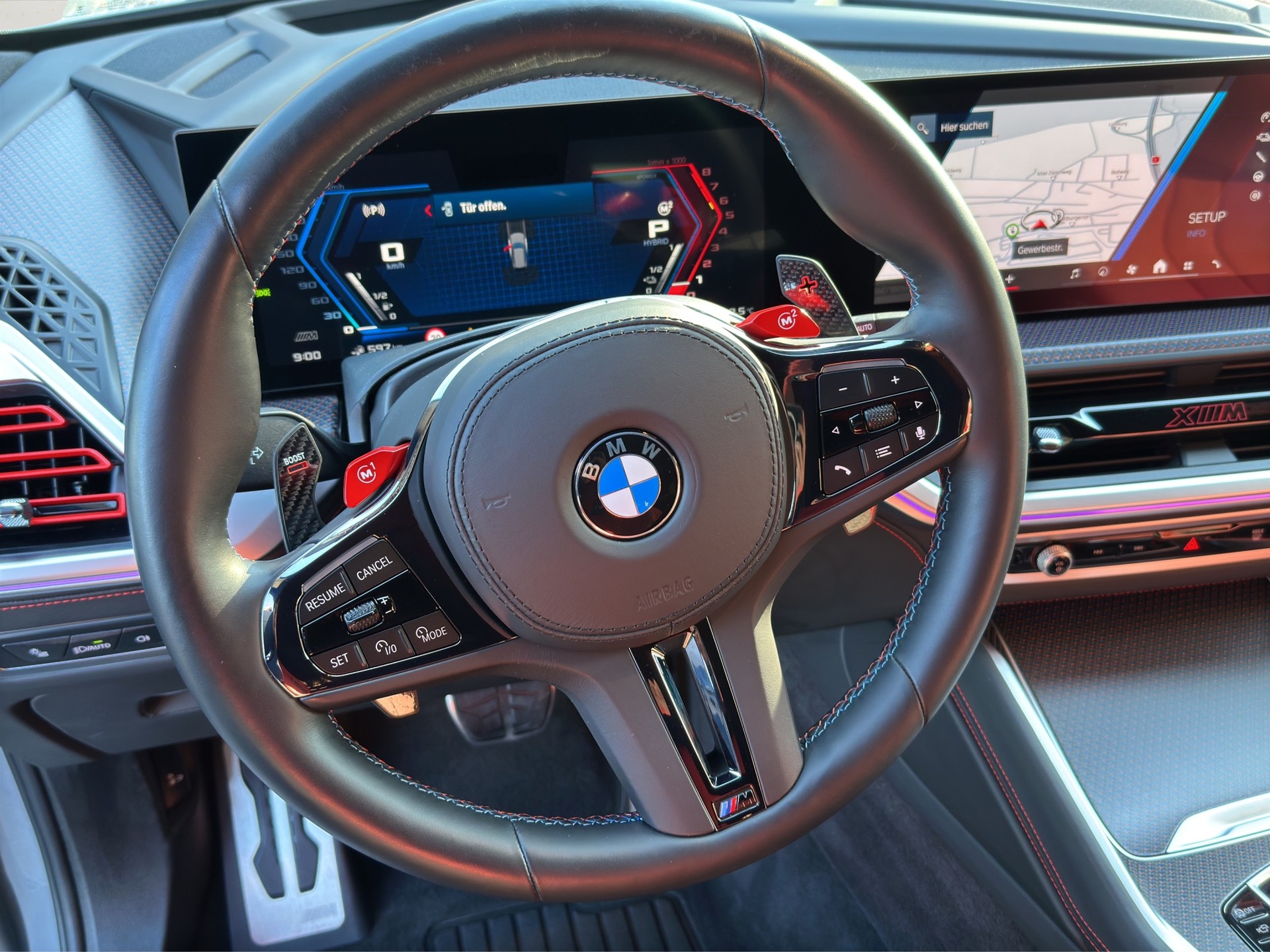 BMW XM xDrive PHEV Label (CH) INDIVIDUAL M Driver's Package-image-16