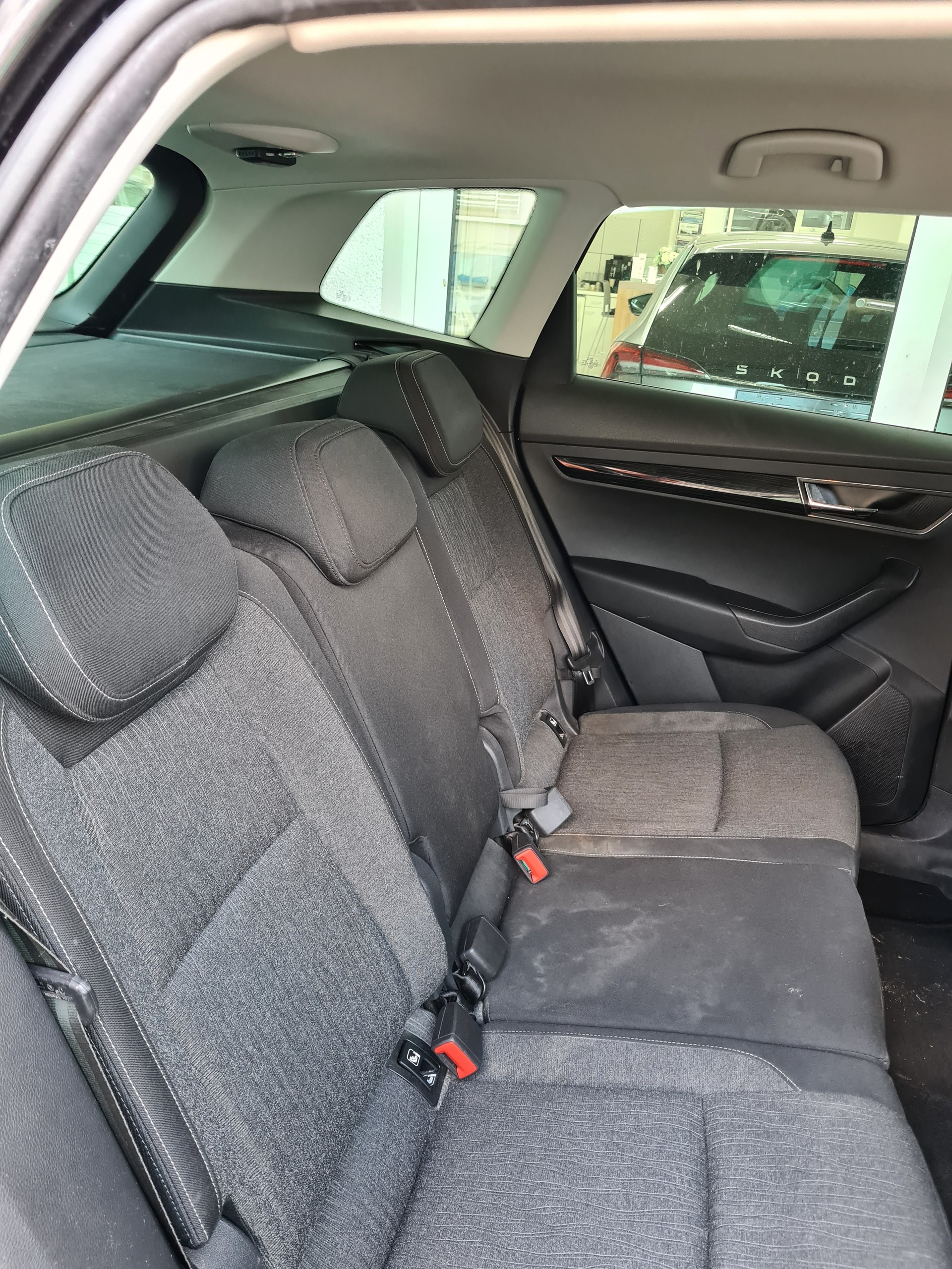 SKODA Karoq 2.0 TDI CR Style 4x4 DSG-image-7