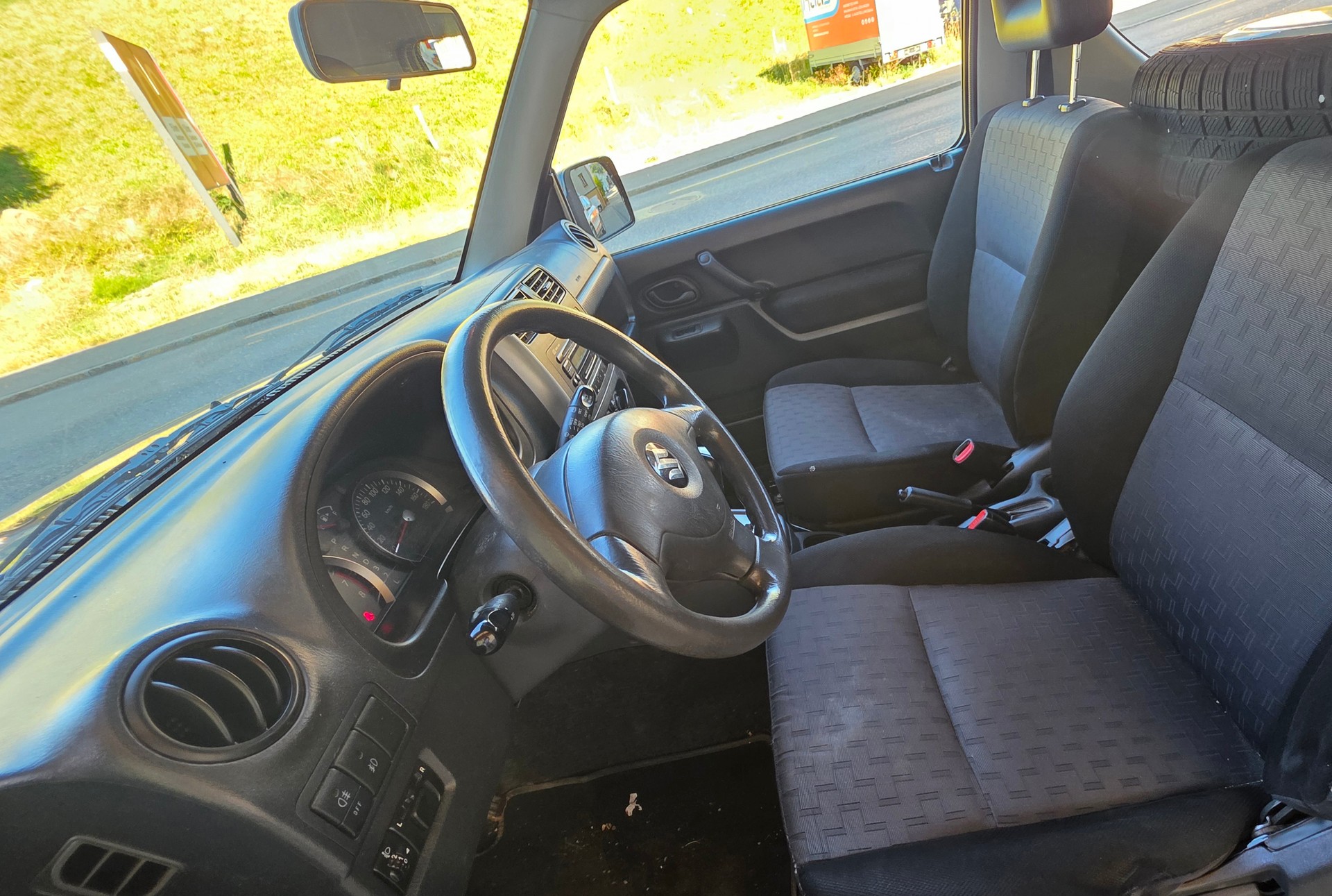 SUZUKI Jimny 1.3 16V GL Top-image-9
