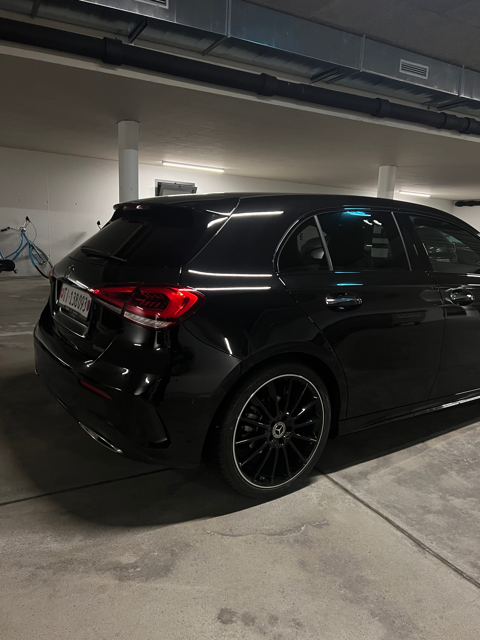 MERCEDES-BENZ A 180 Night Star AMG Line-image-1