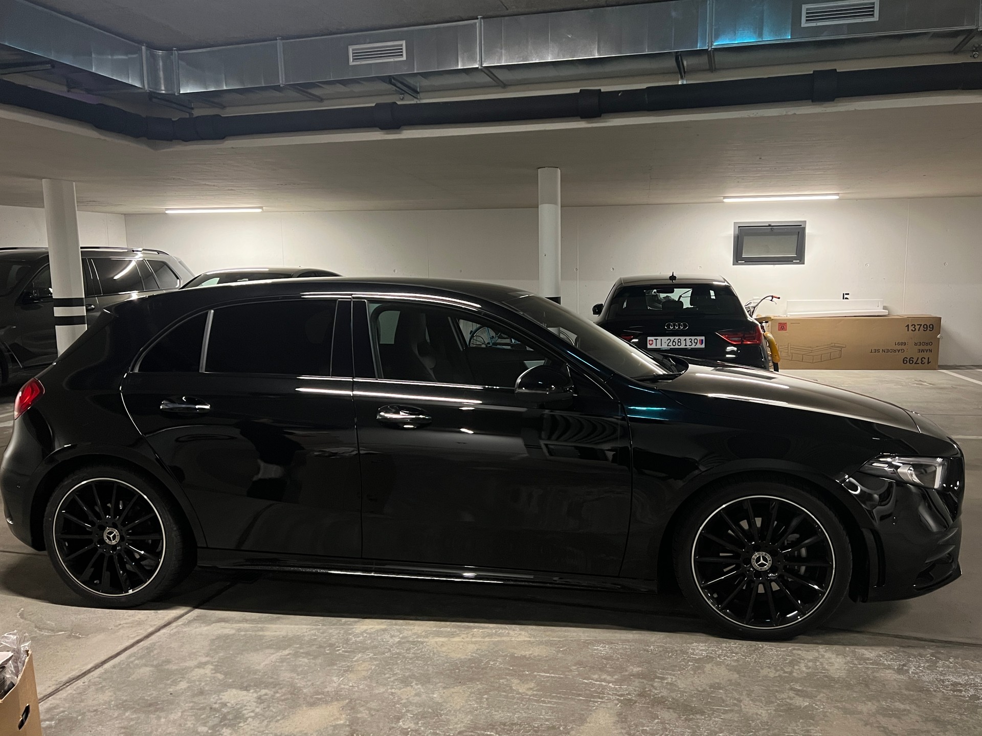 MERCEDES-BENZ A 180 Night Star AMG Line-image-2