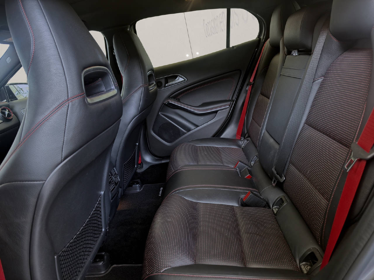 MERCEDES-BENZ GLA-Klasse X156 GLA 45 AMG 4matic 4x4 360PS-image-8