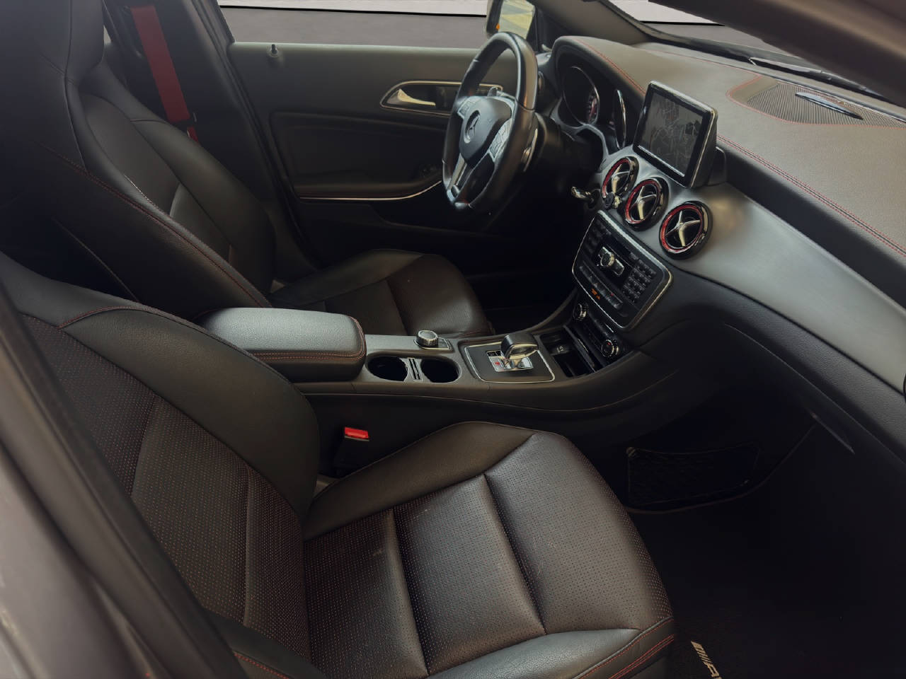 MERCEDES-BENZ GLA-Klasse X156 GLA 45 AMG 4matic 4x4 360PS-image-13