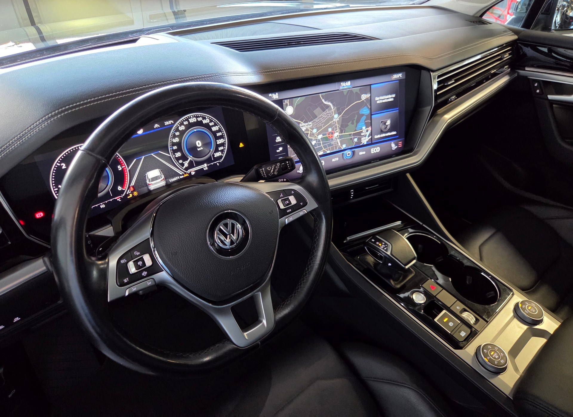VW Touareg 3.0 V6 TDI 286 Elegance-image-10