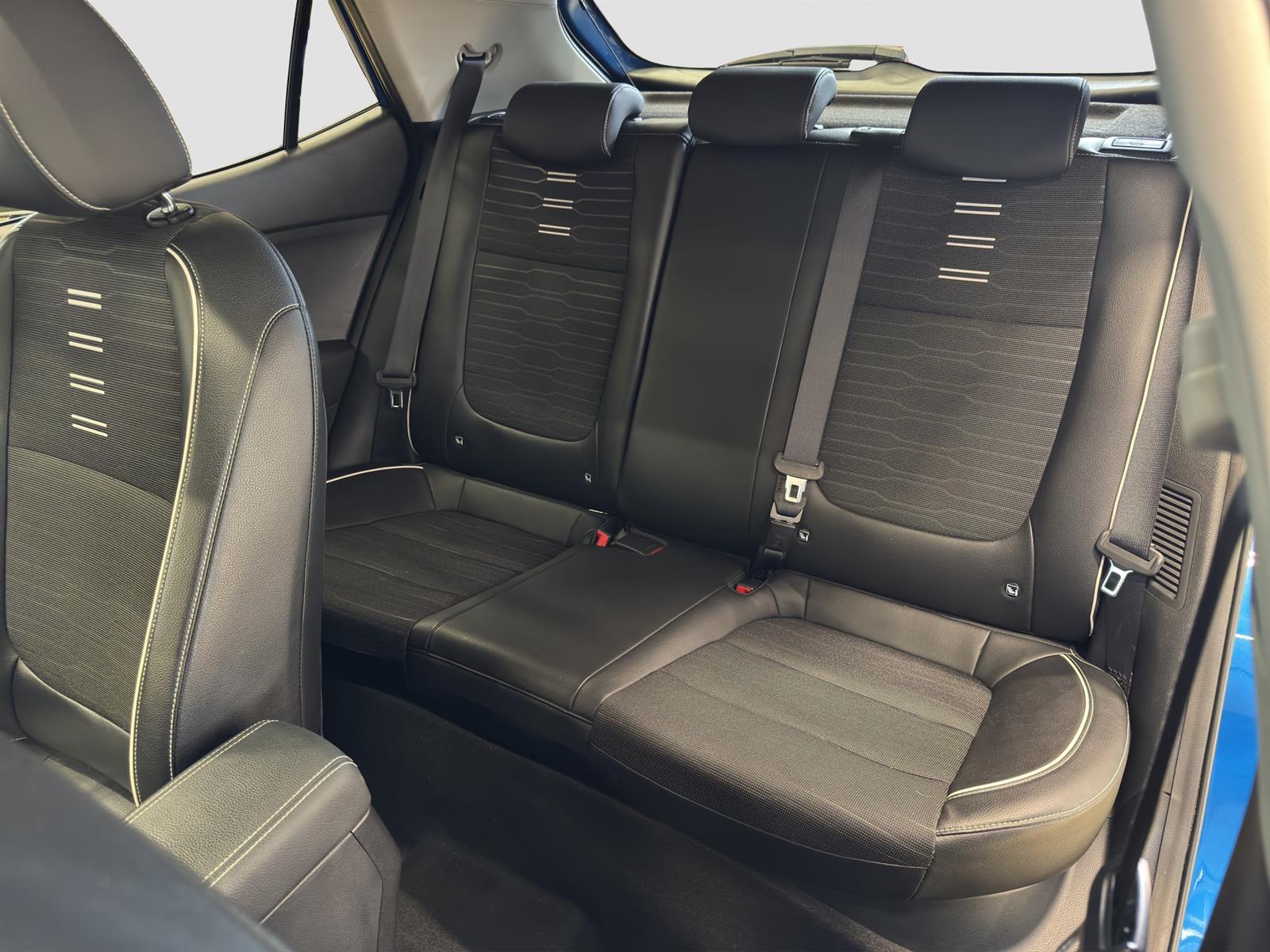 KIA Stonic 1.0 T-GDi MHEV GT-Line-image-5