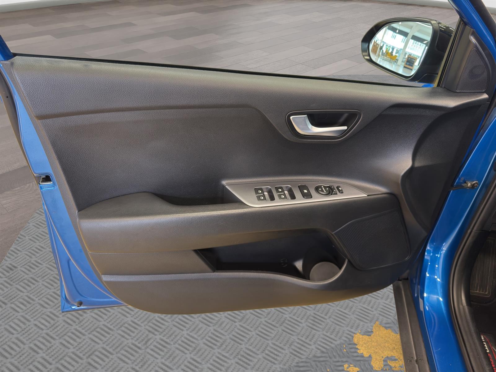 KIA Stonic 1.0 T-GDi MHEV GT-Line-image-7