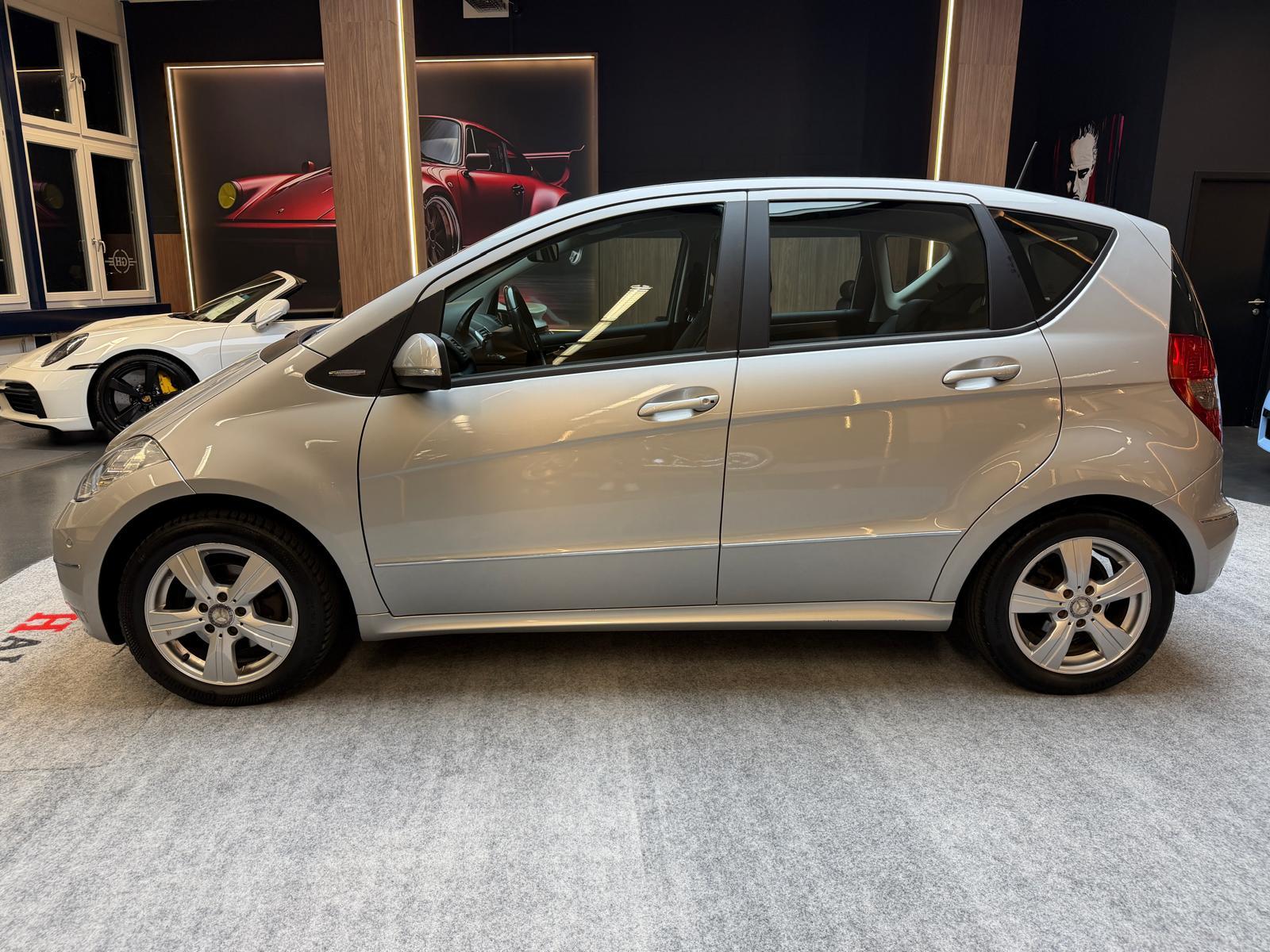 MERCEDES-BENZ A 200 Avantgarde-image-4