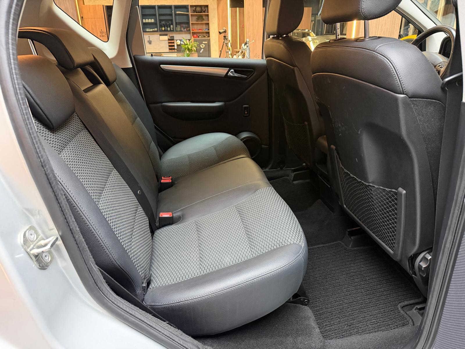 MERCEDES-BENZ A 200 Avantgarde-image-17