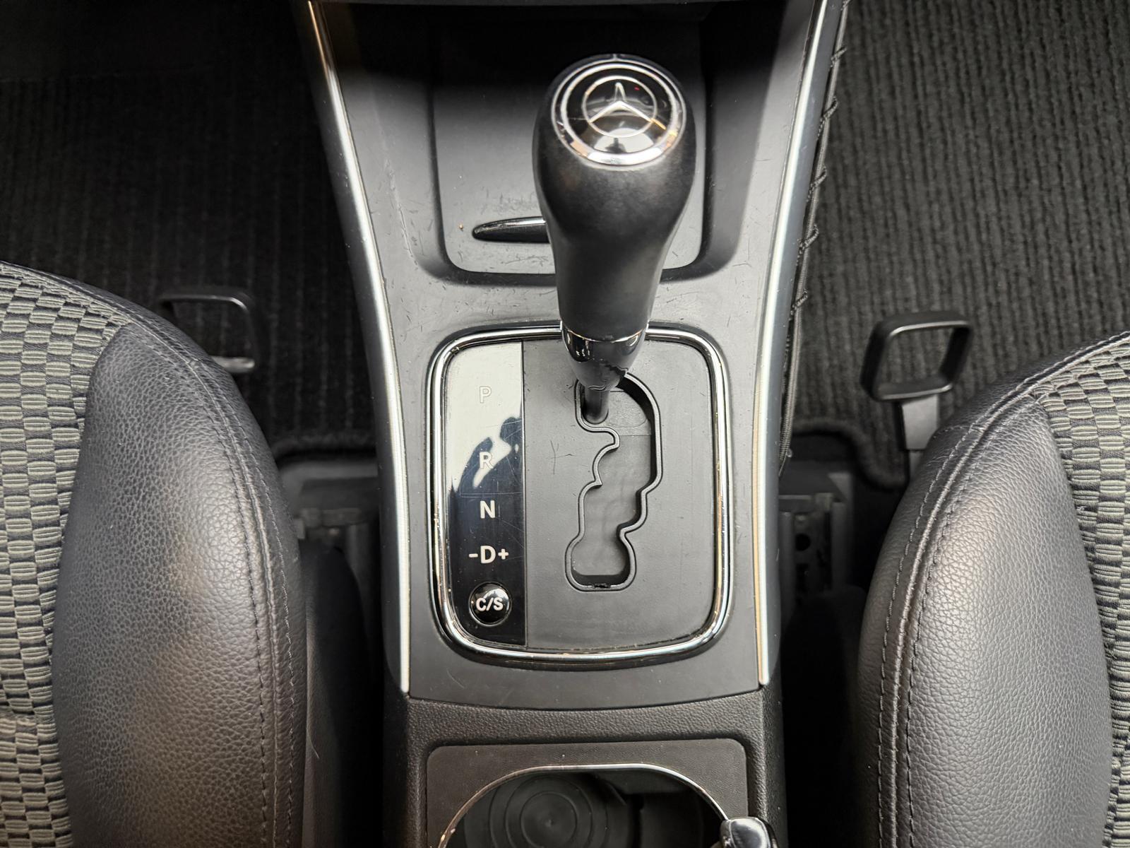 MERCEDES-BENZ A 200 Avantgarde-image-23